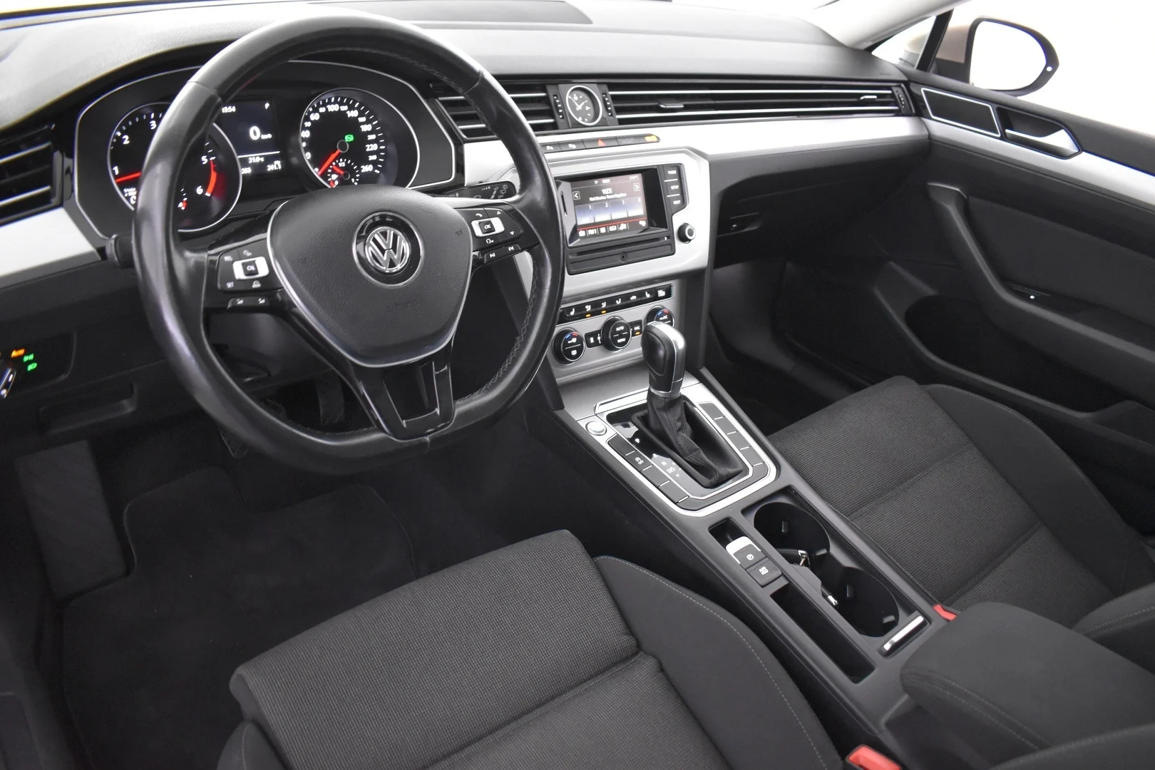Car Image - 6CEweFI1ZUt2OXDEy5wxsF