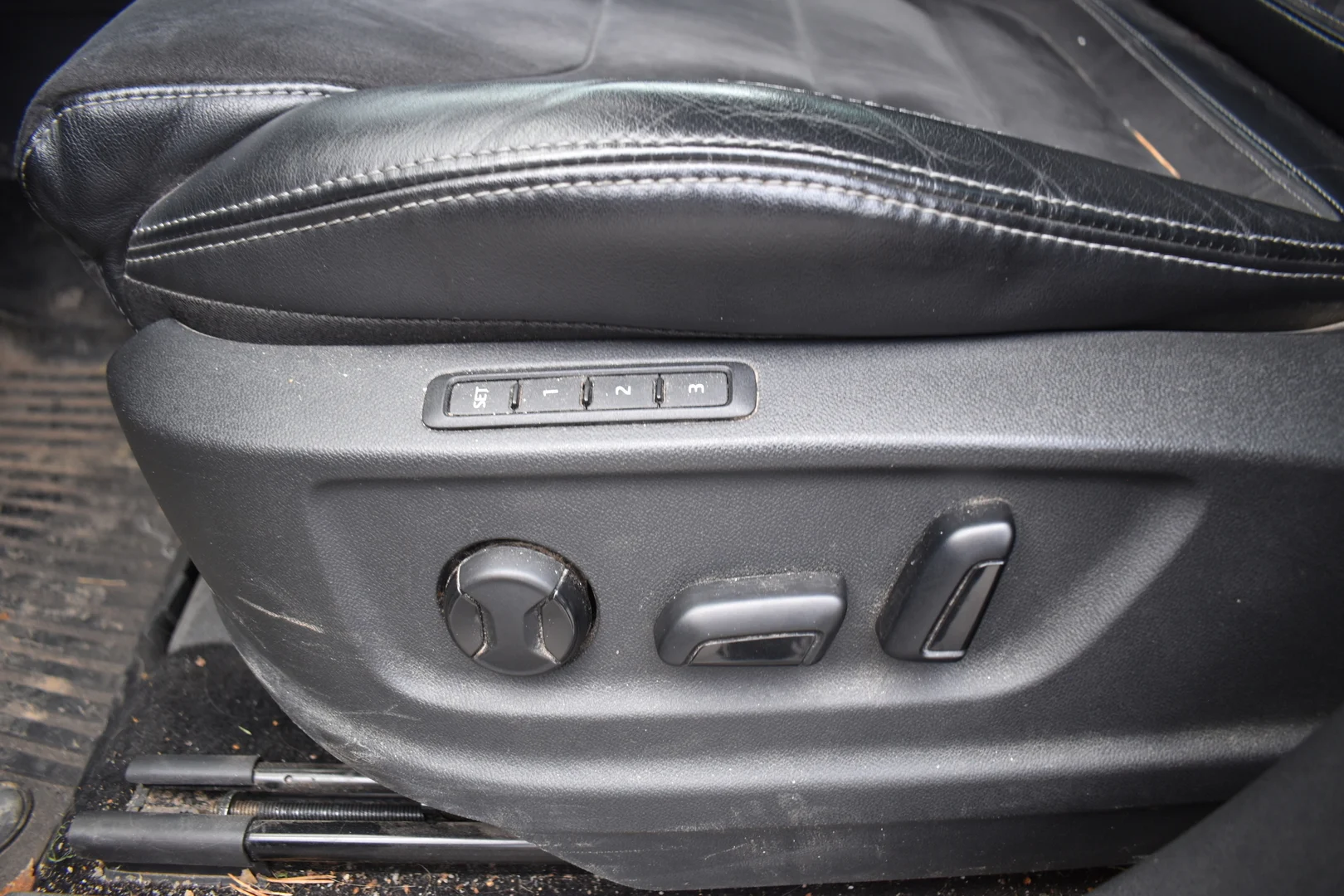 Car Image - 5hLoFwjJbZWoS6aWXnRJw1