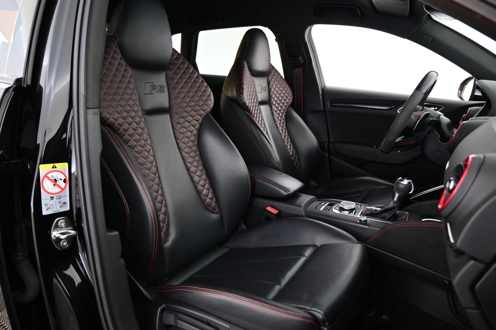 Car Image - ncXfU8ntGLfBv84DLdlz8