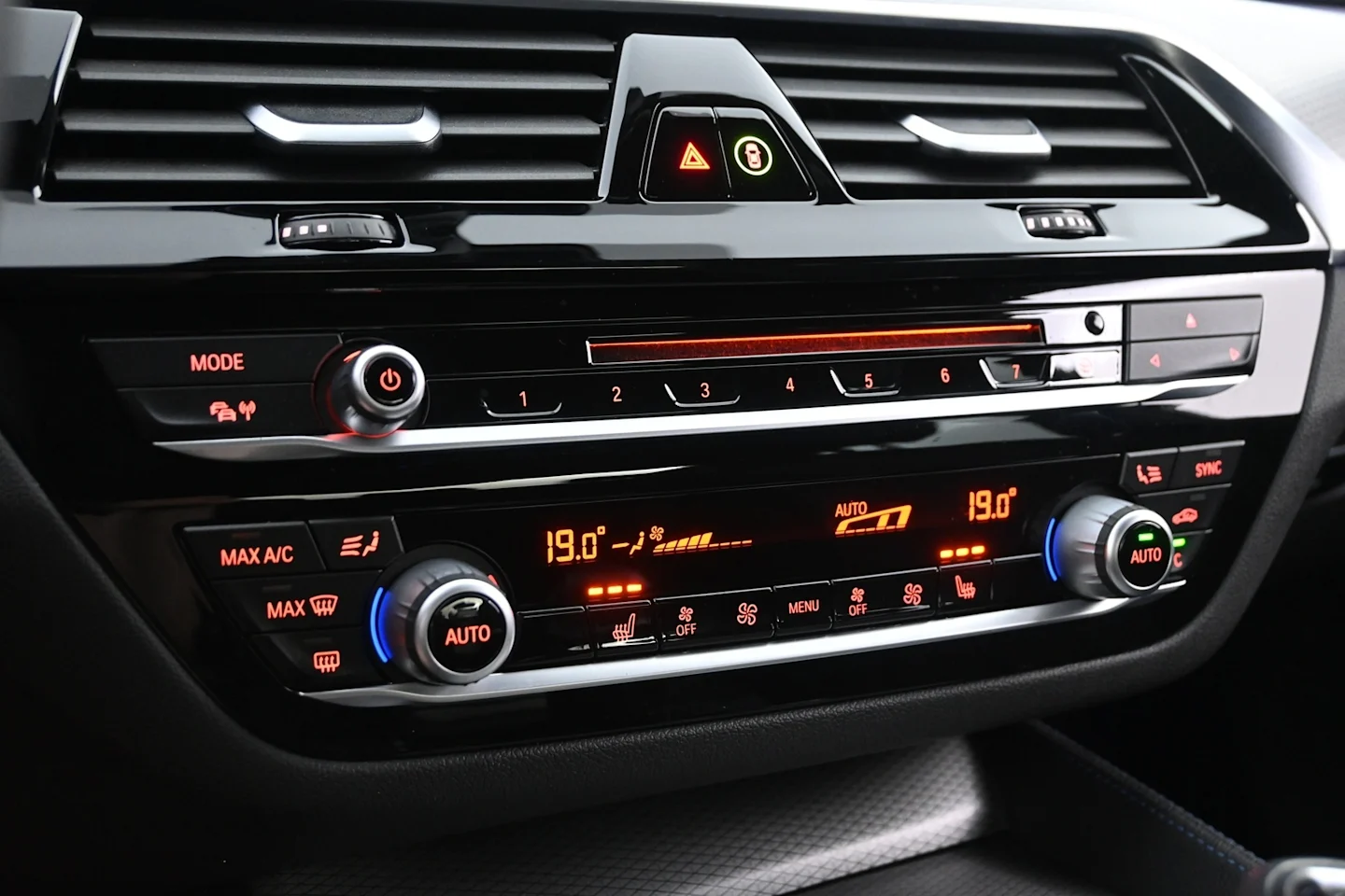 Car Image - 4oZVOgXCABymbNhKcO747j