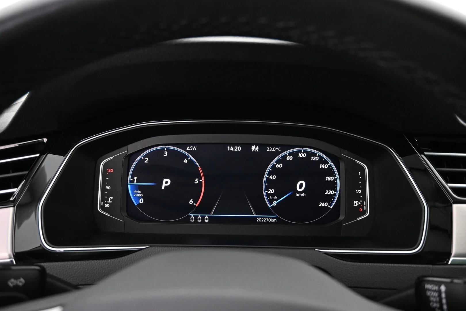 Car Image - 7zaZpTAXNdEhu8FVYvxFL0