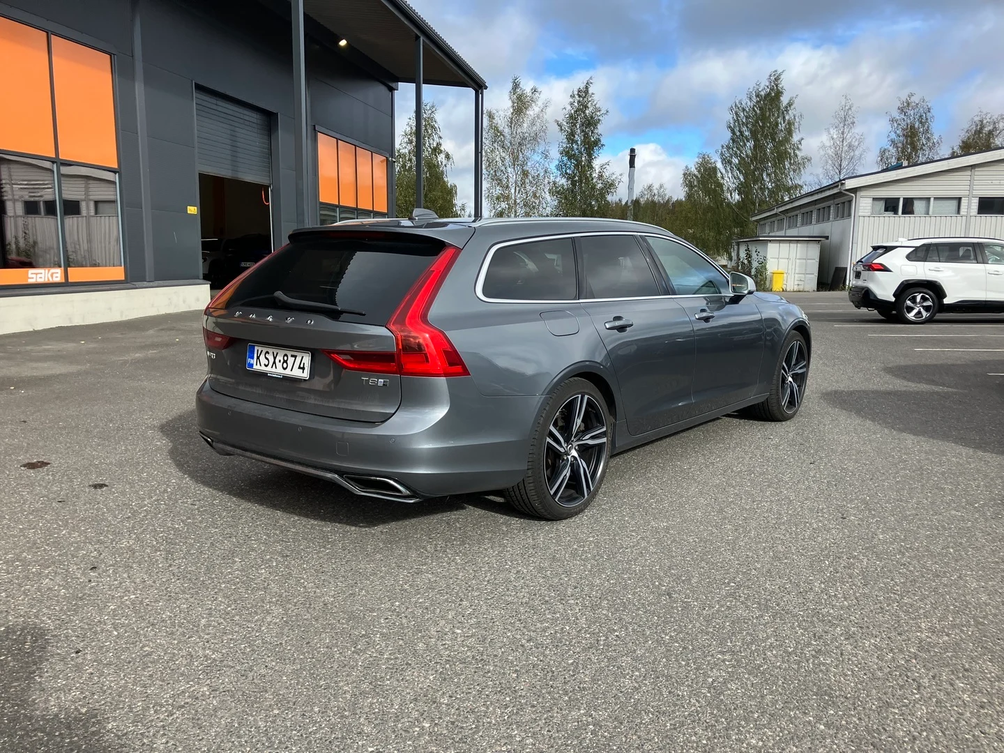 Car Image - 7HuZcvr6L78gO8b8aZpJUm