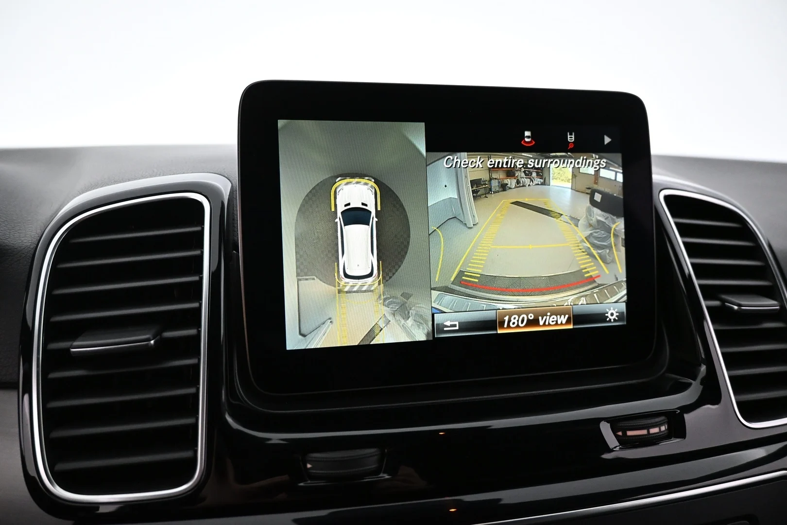 Car Image - 2g6VAabyrnatxh9O1HHNdU