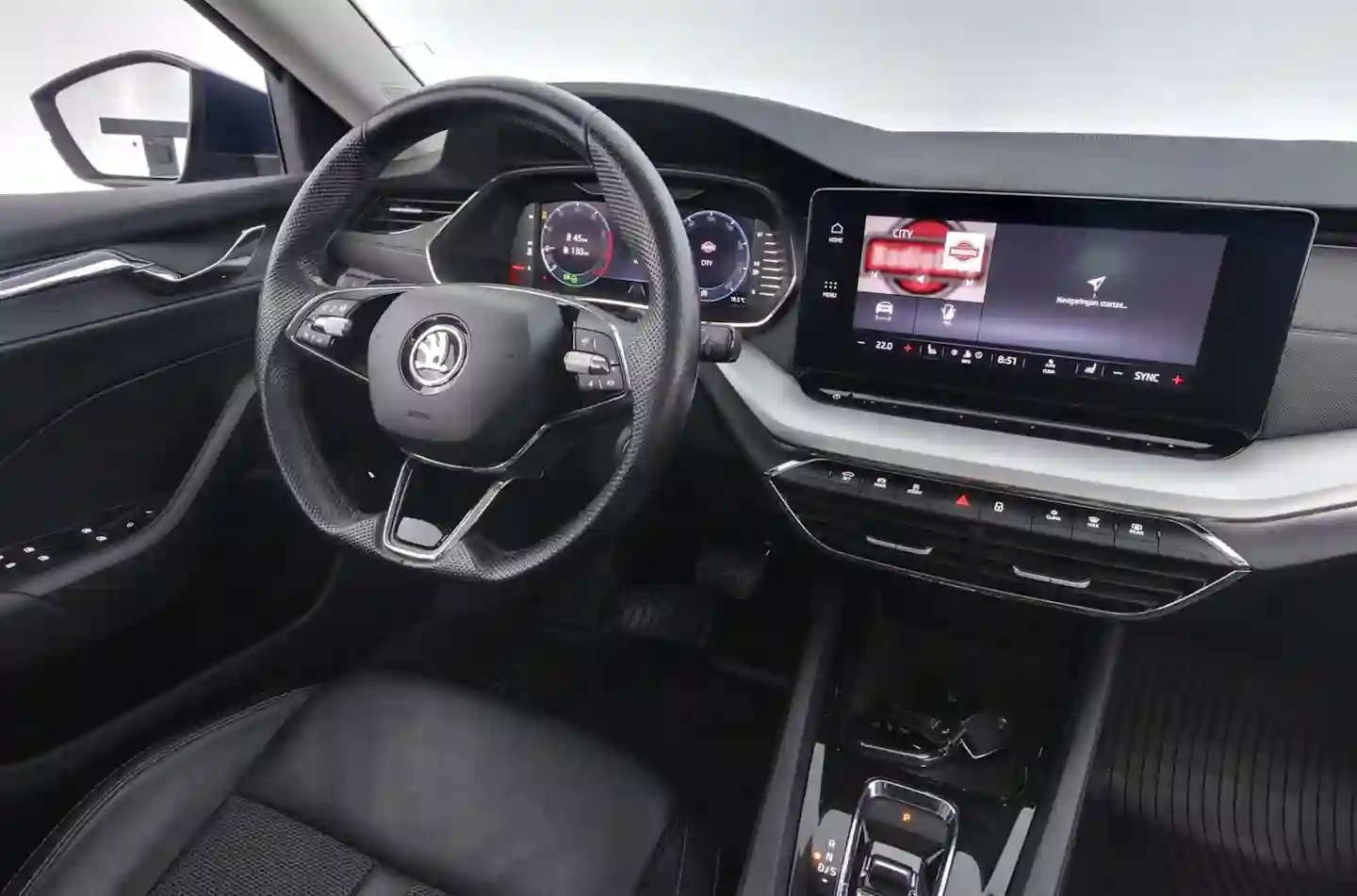 Car Image - 2PnJ3SRVE7LGXO1R6ZIFYL
