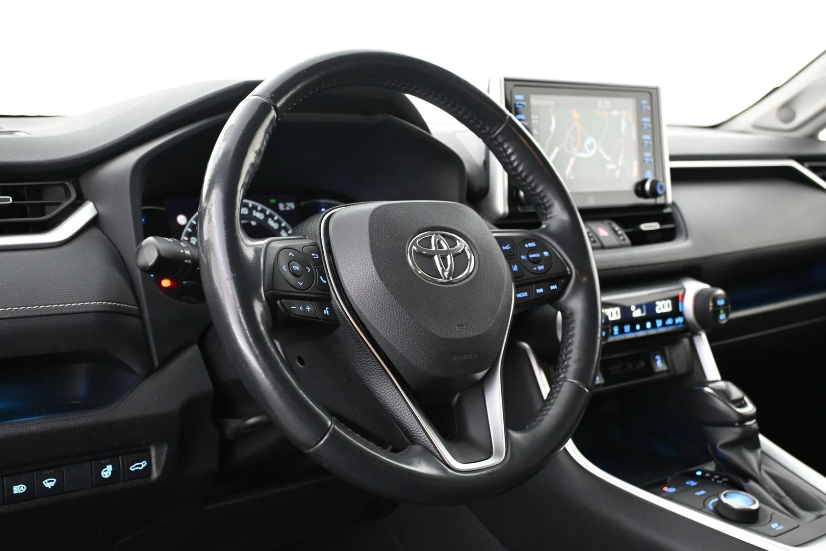 Car Image - 4FTQWU1YDwskzUuxOioviu