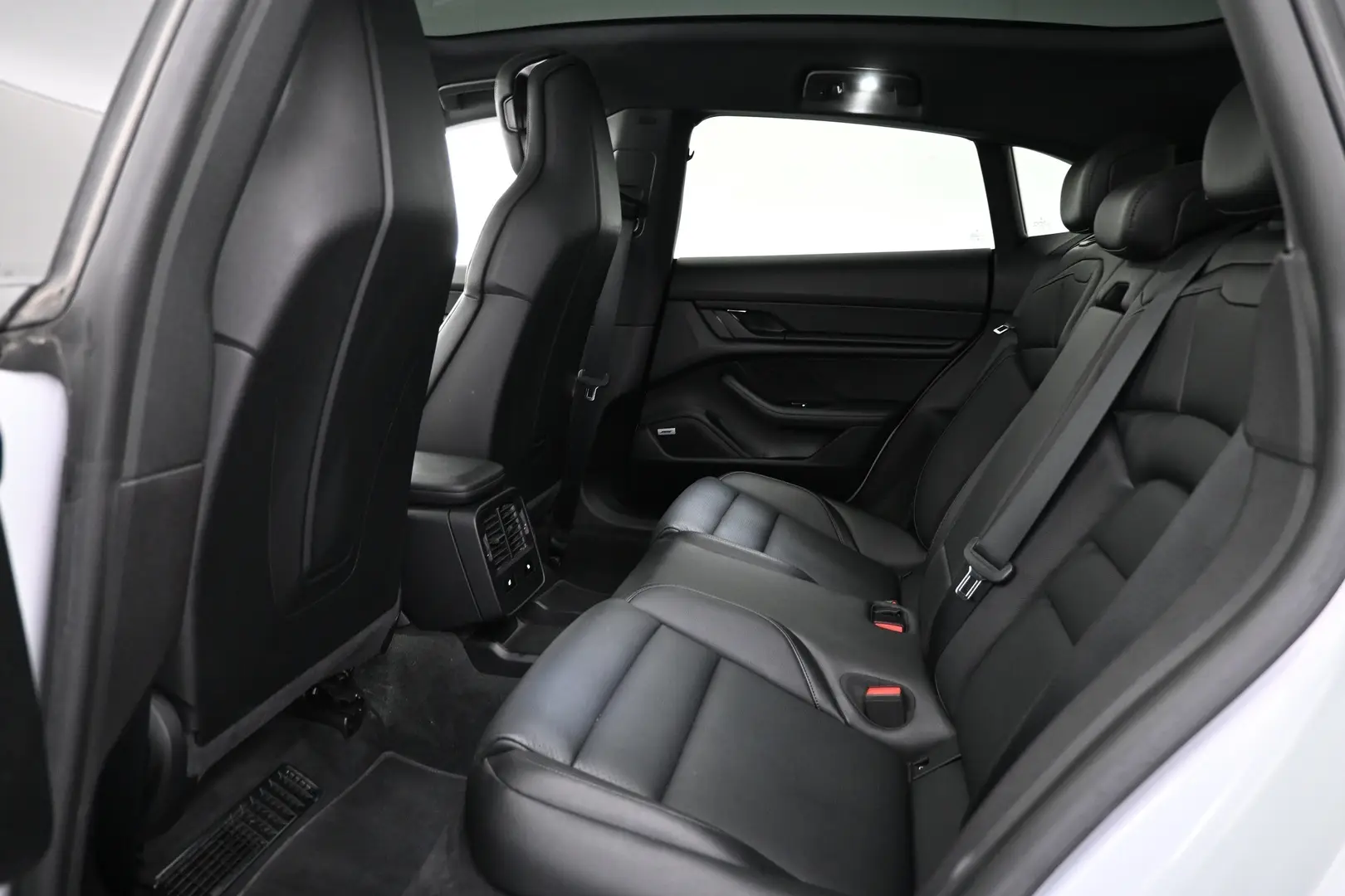 Car Image - 5P6pPpP8TvHTZp5pgV672S