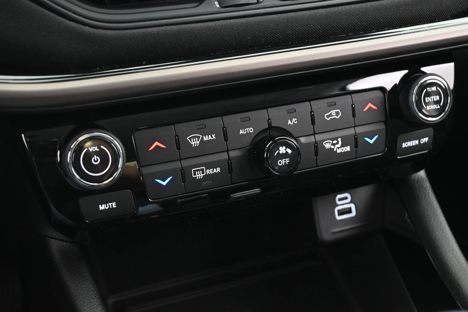 Car Image - 3YlR729QiADVFzF2FaNvbC