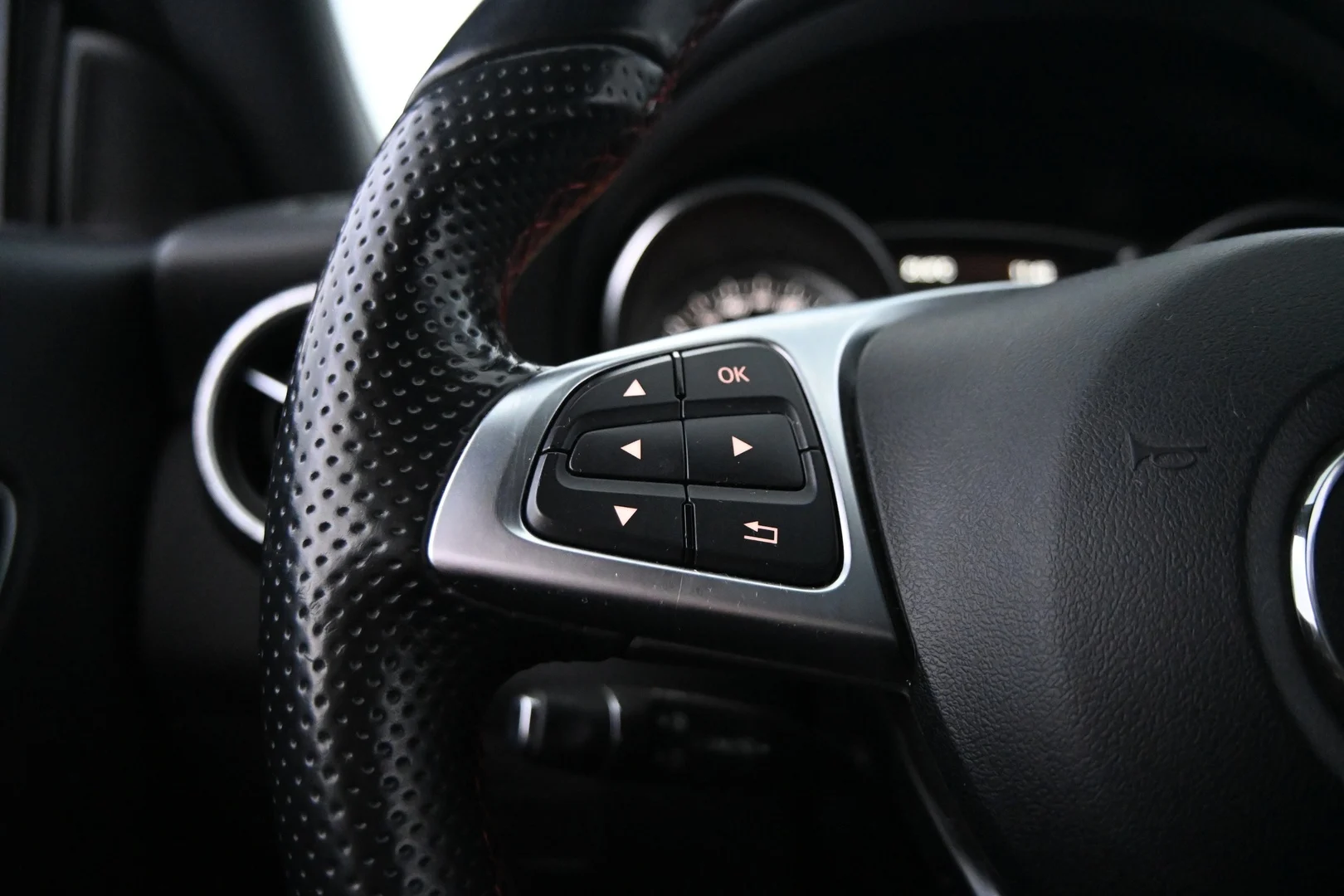 Car Image - 6eVr8jiWH6hOMOeLSJ5IBz