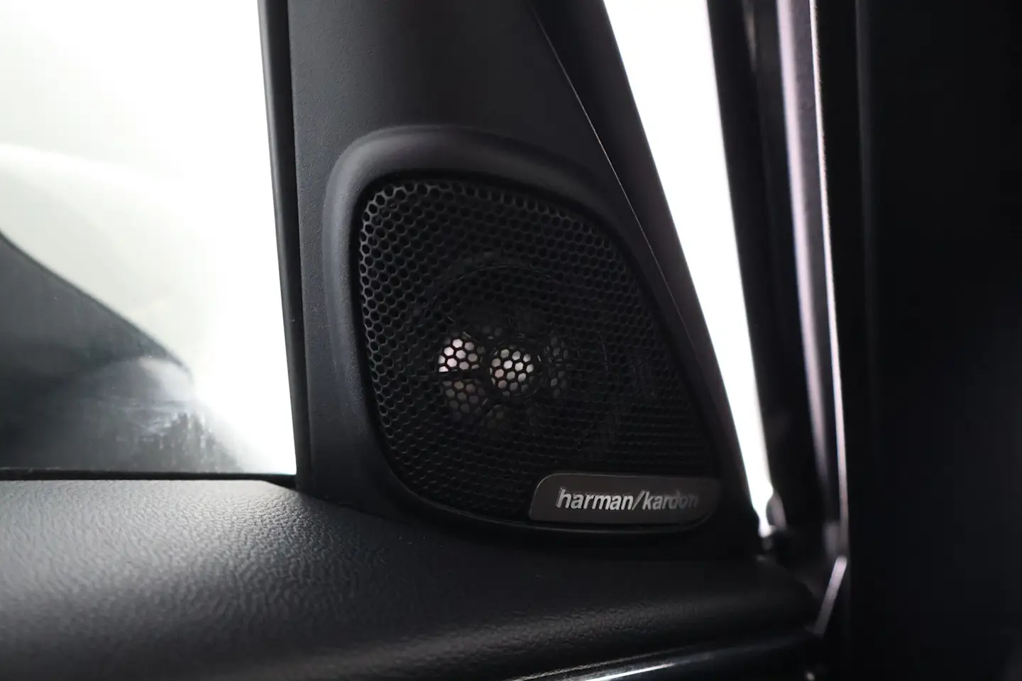 Car Image - 6da26LLYS5MV2oKUA1M9aV