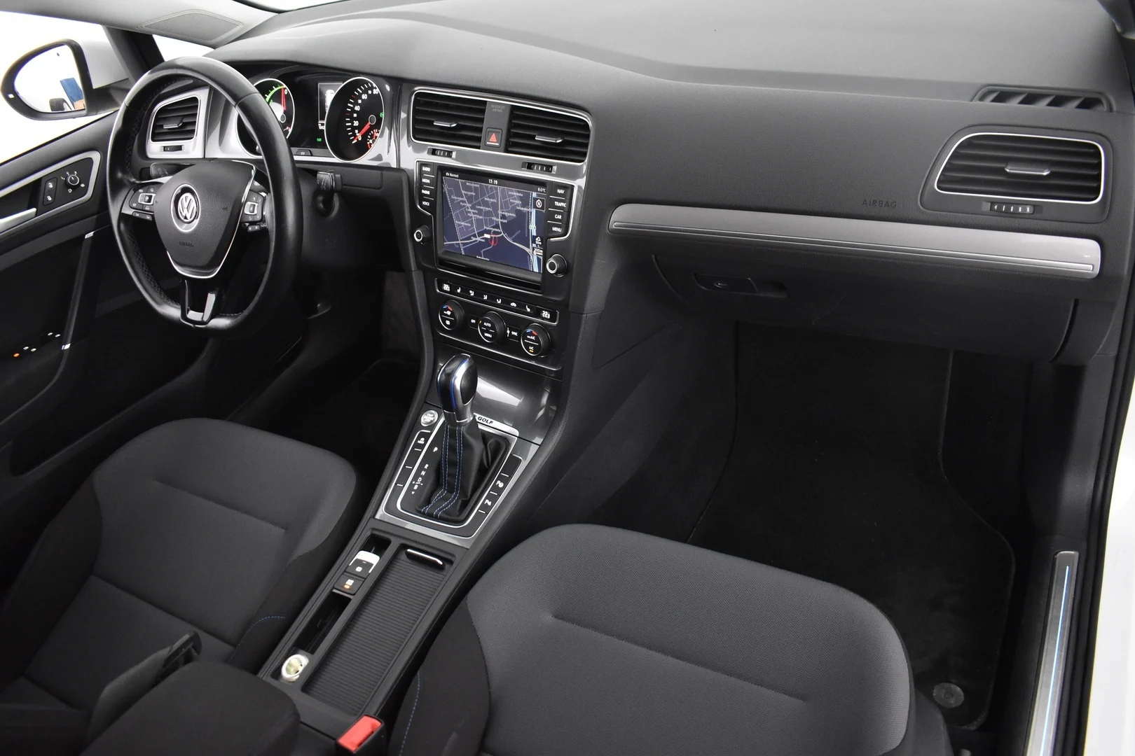 Car Image - 1G8w1YQz2k6G6XBdEaAL7t