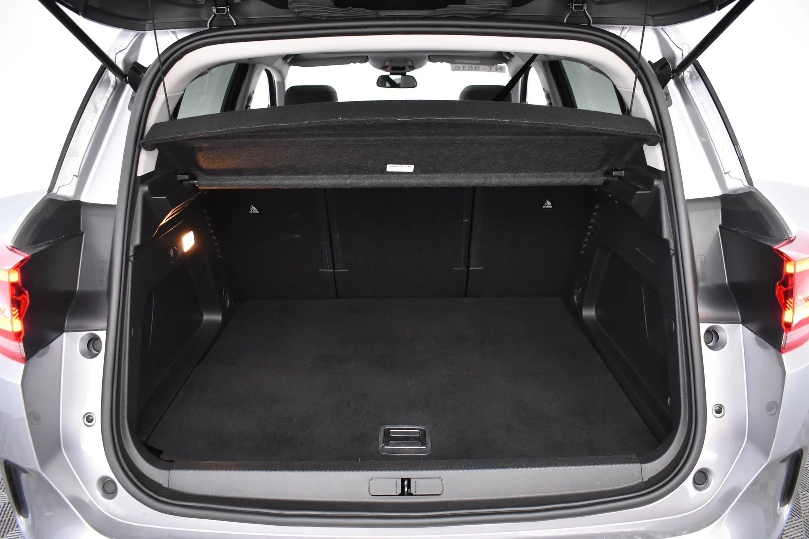 Car Image - 6VvWE0EyQzjqMV9R024MNB