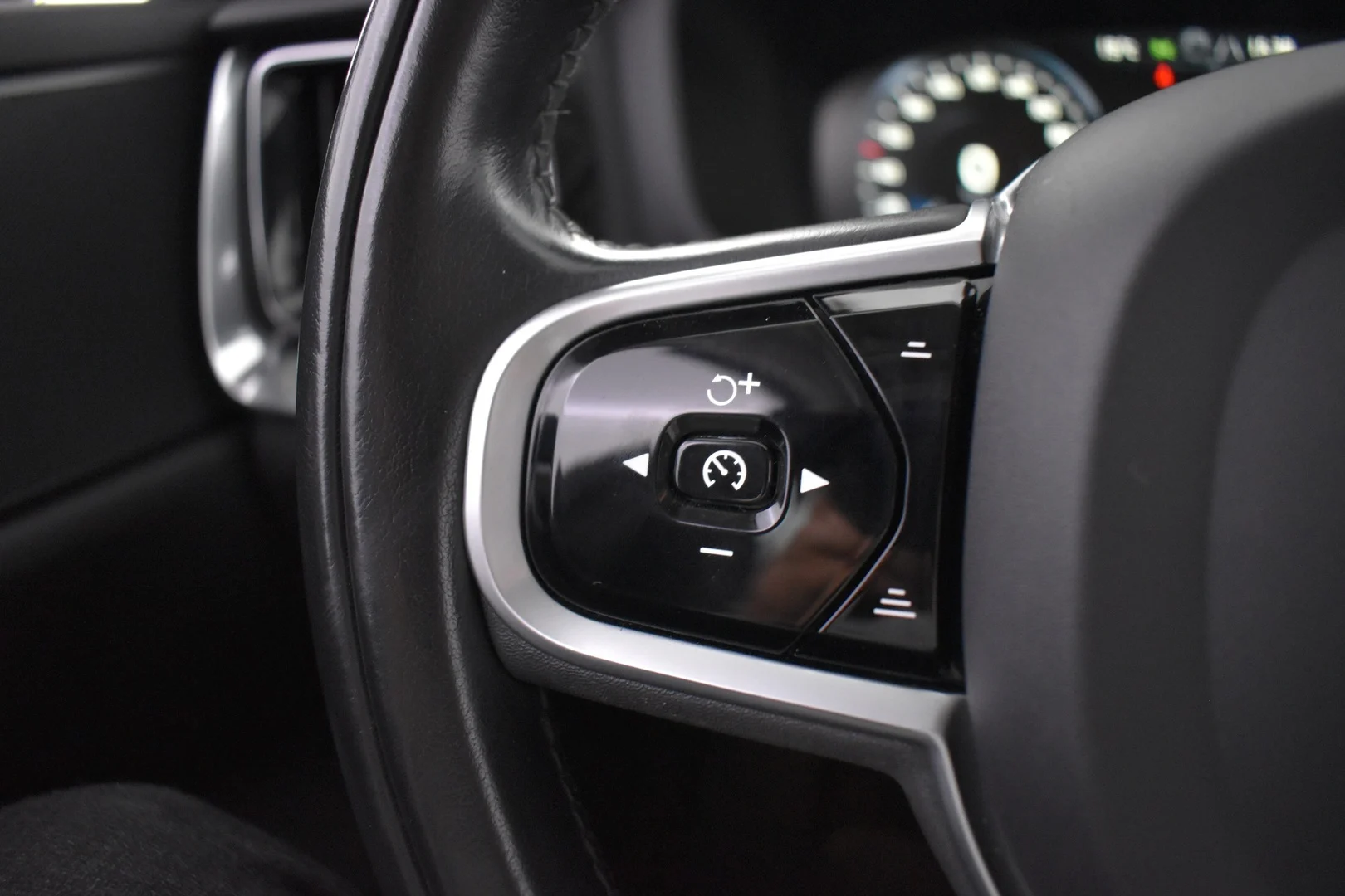 Car Image - uRslvjOErYWwinU0aFKif