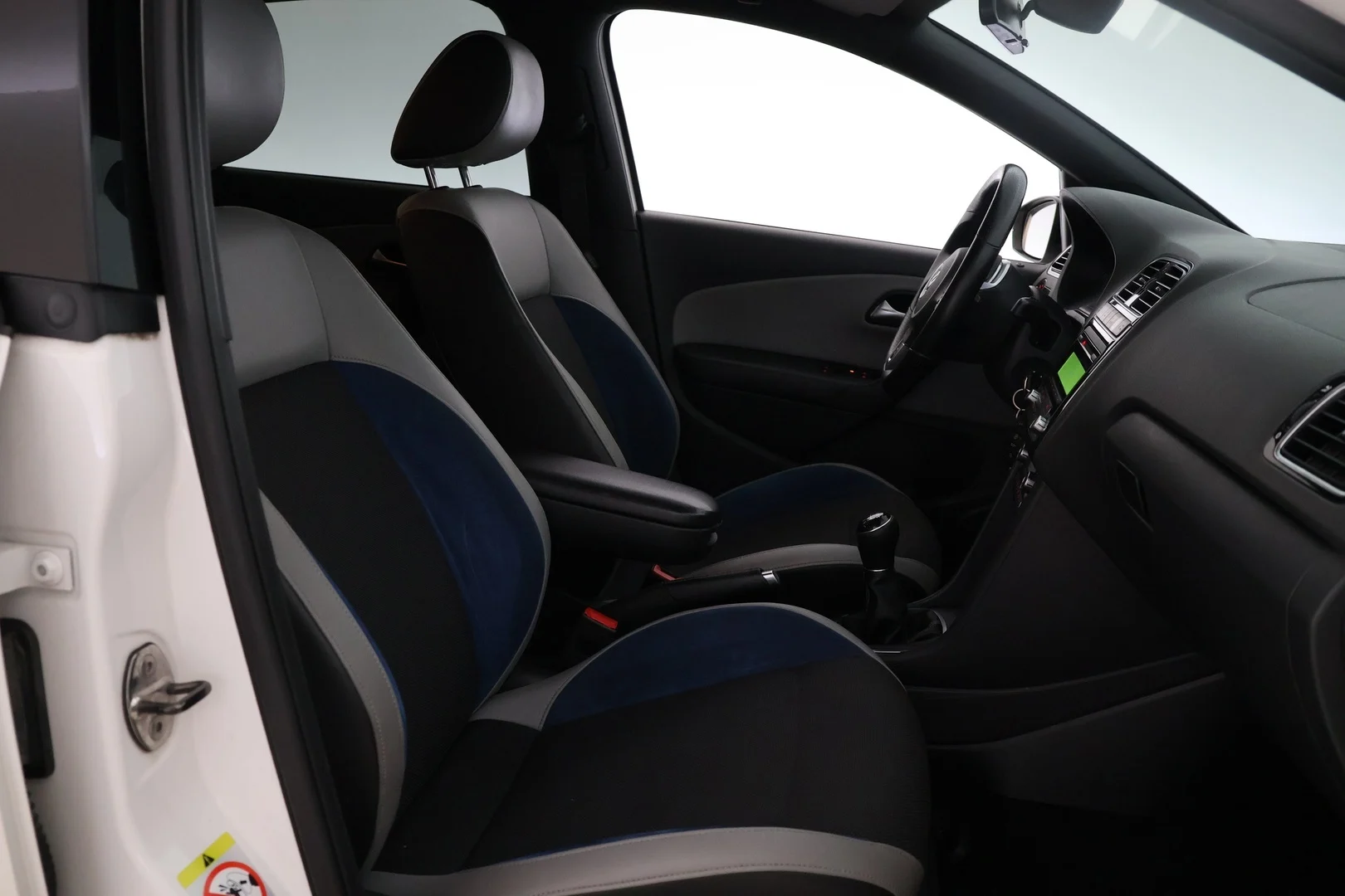 Car Image - 7DmUccrRgoLY32uGaYodFj