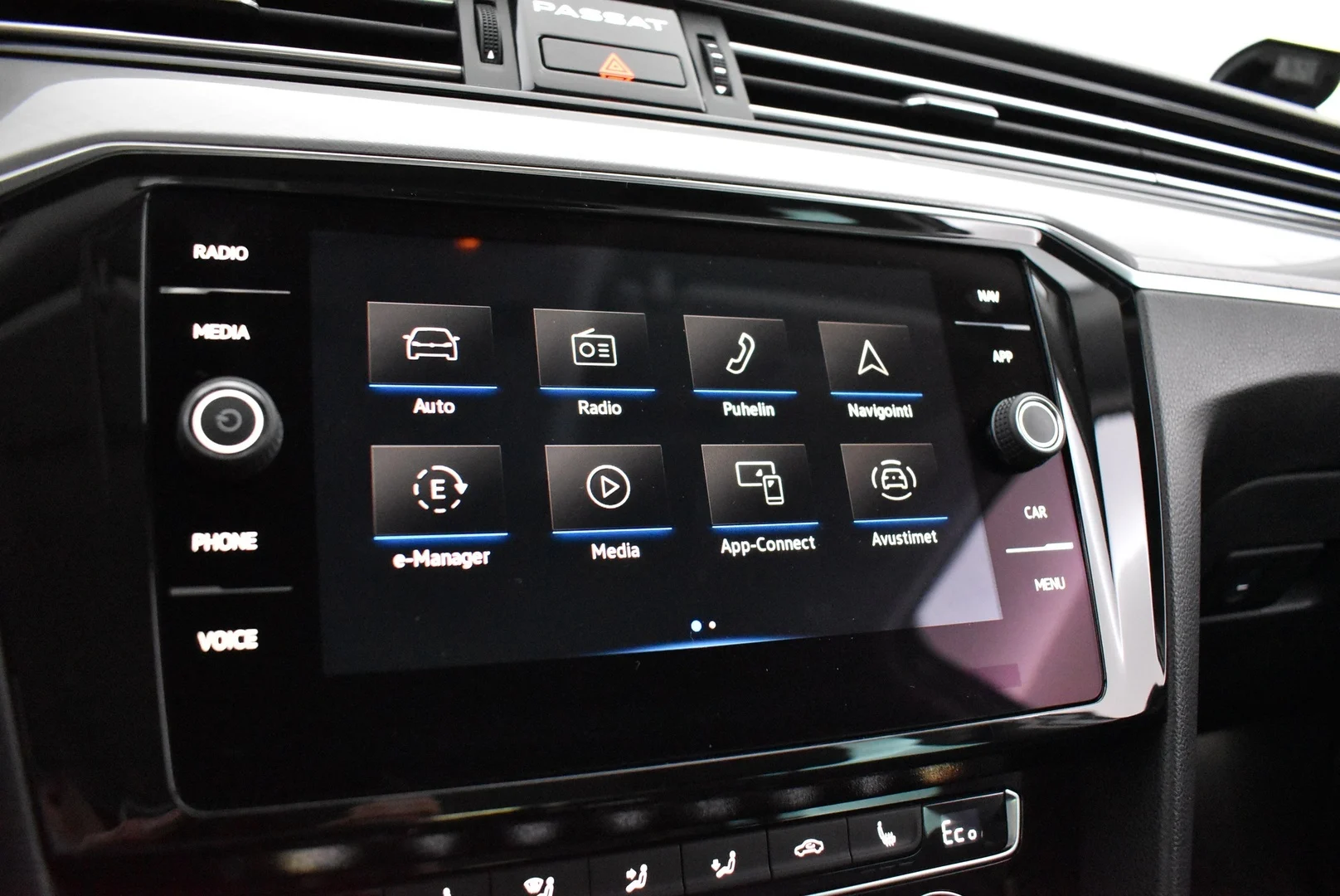 Car Image - 5nUXEul7H4xnBTfSazEEoM