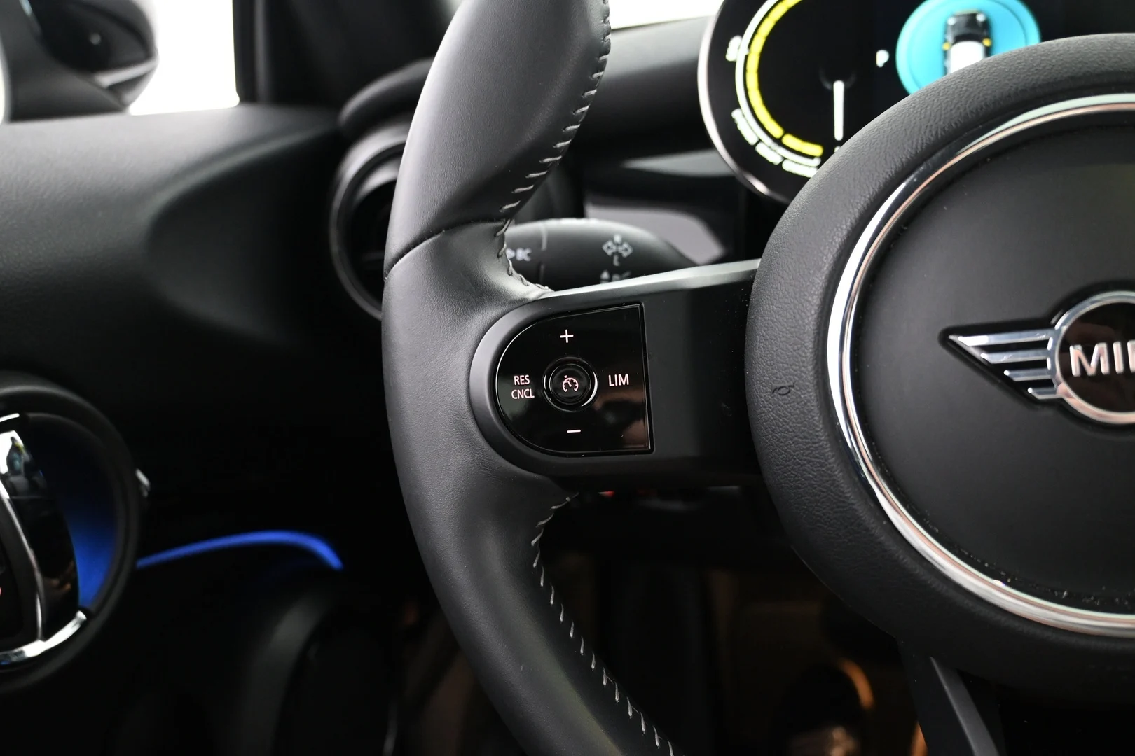 Car Image - 1zGAhR2S3ig2GkO3Uz4Kdc