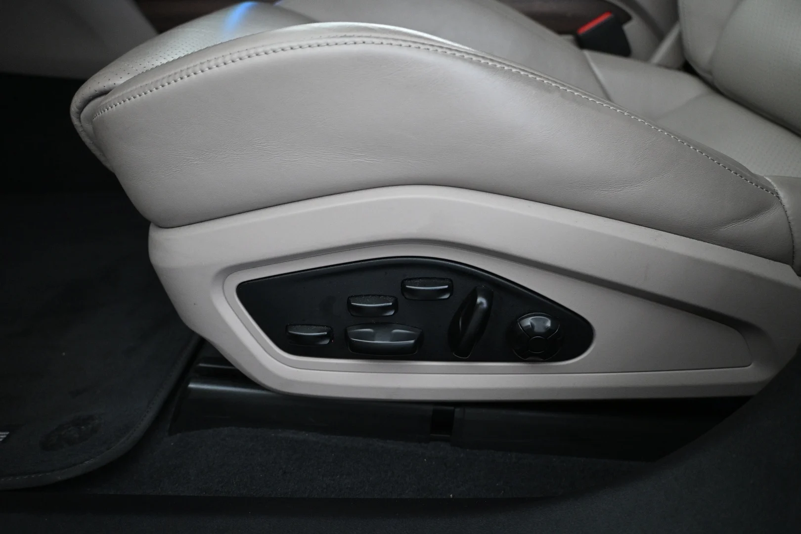 Car Image - 6KqlL8gfHCh9YibXSw3ILQ