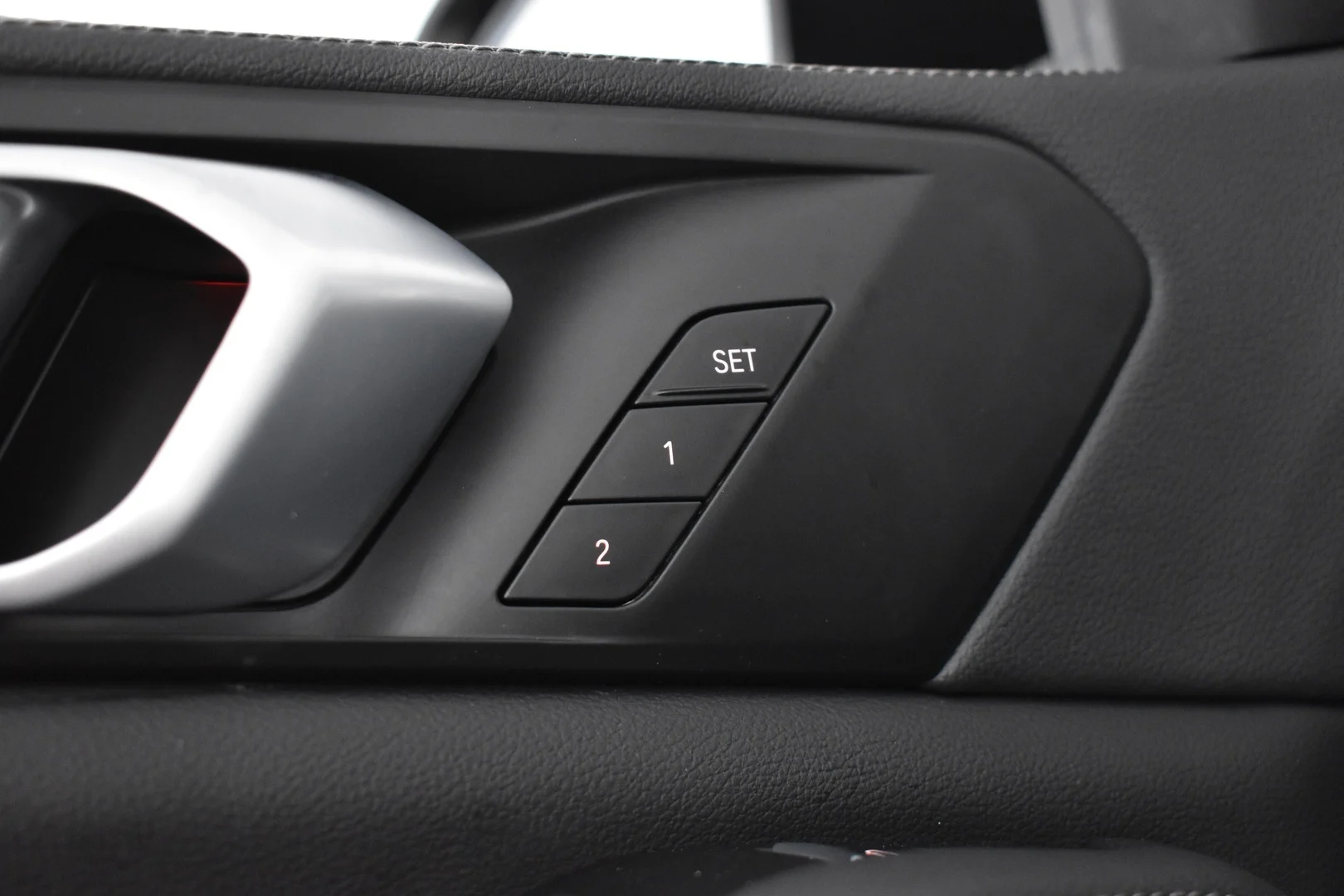 Car Image - 35Co30eE9zzTrEPYkSErlm