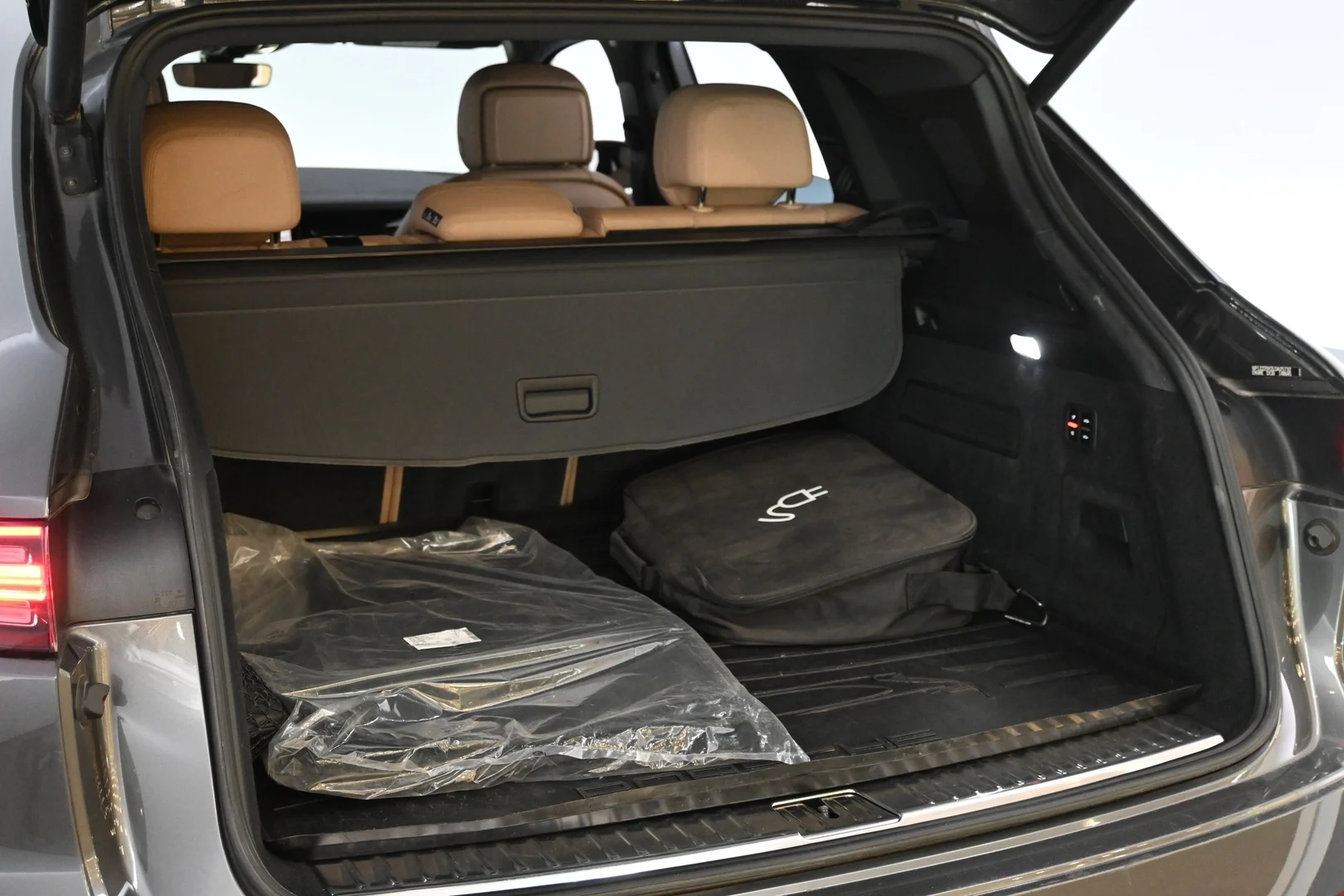 Car Image - 5mUsJwtG5P0Ugz4Ym8yZGq