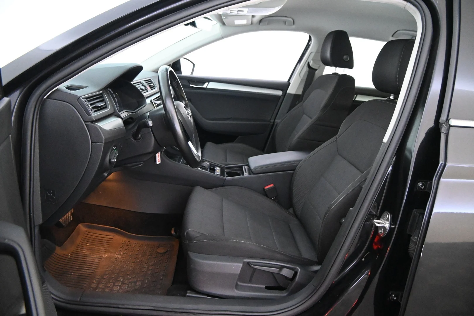 Car Image - jED9IBC5cv4NGFKDLZNA2