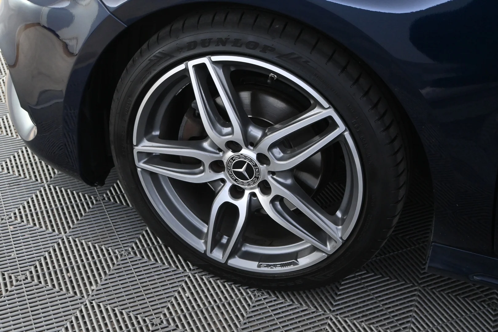 Car Image - 2wcEZ5G3FknMj5dp9jJp1I