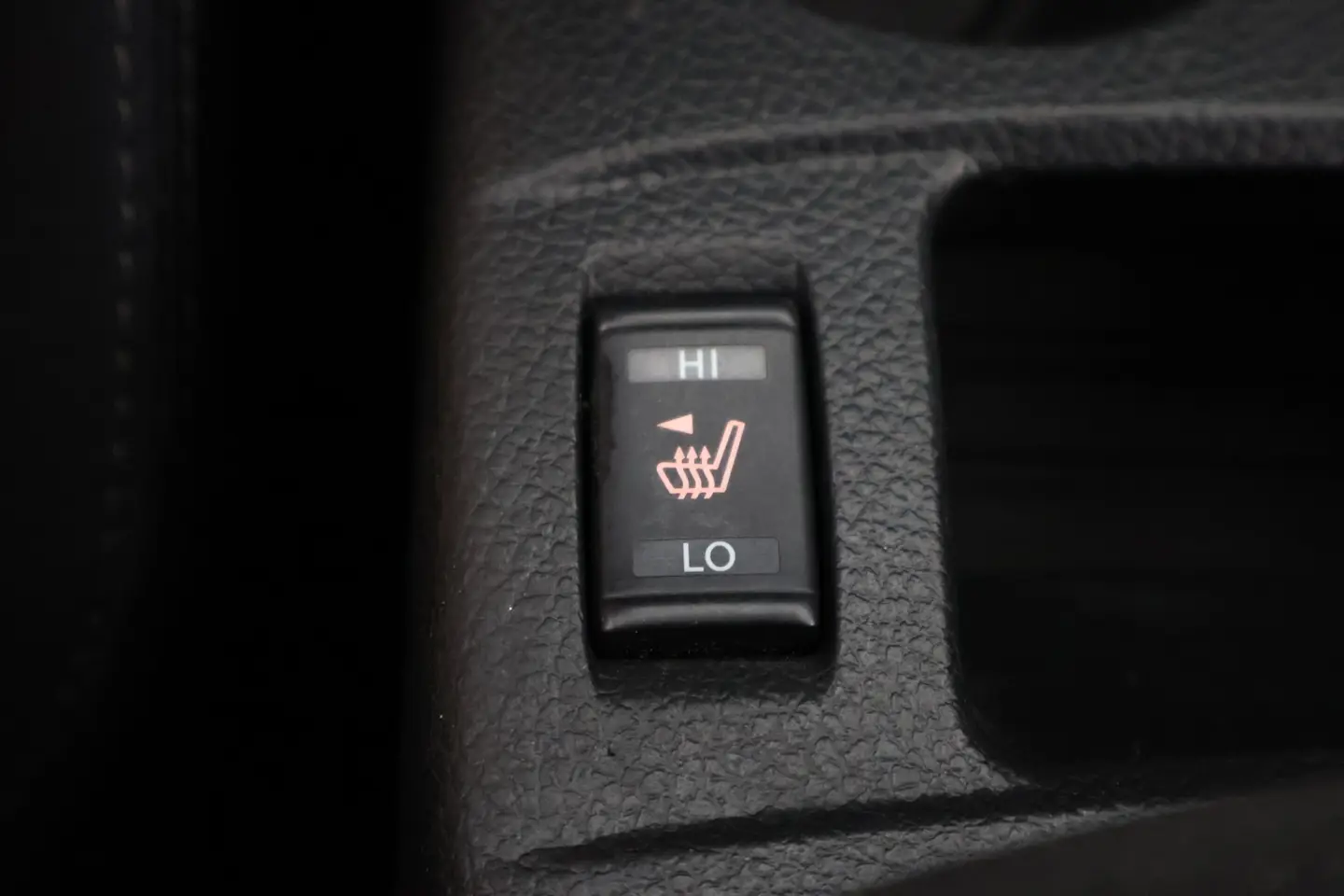 Car Image - 7l2MUxzMMZWmWiRGr6okj6