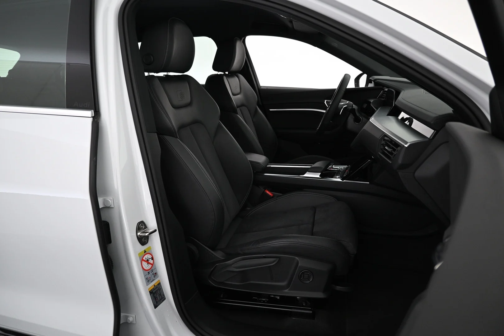 Car Image - T1KYOaHhWSF9HJmvUZSN0