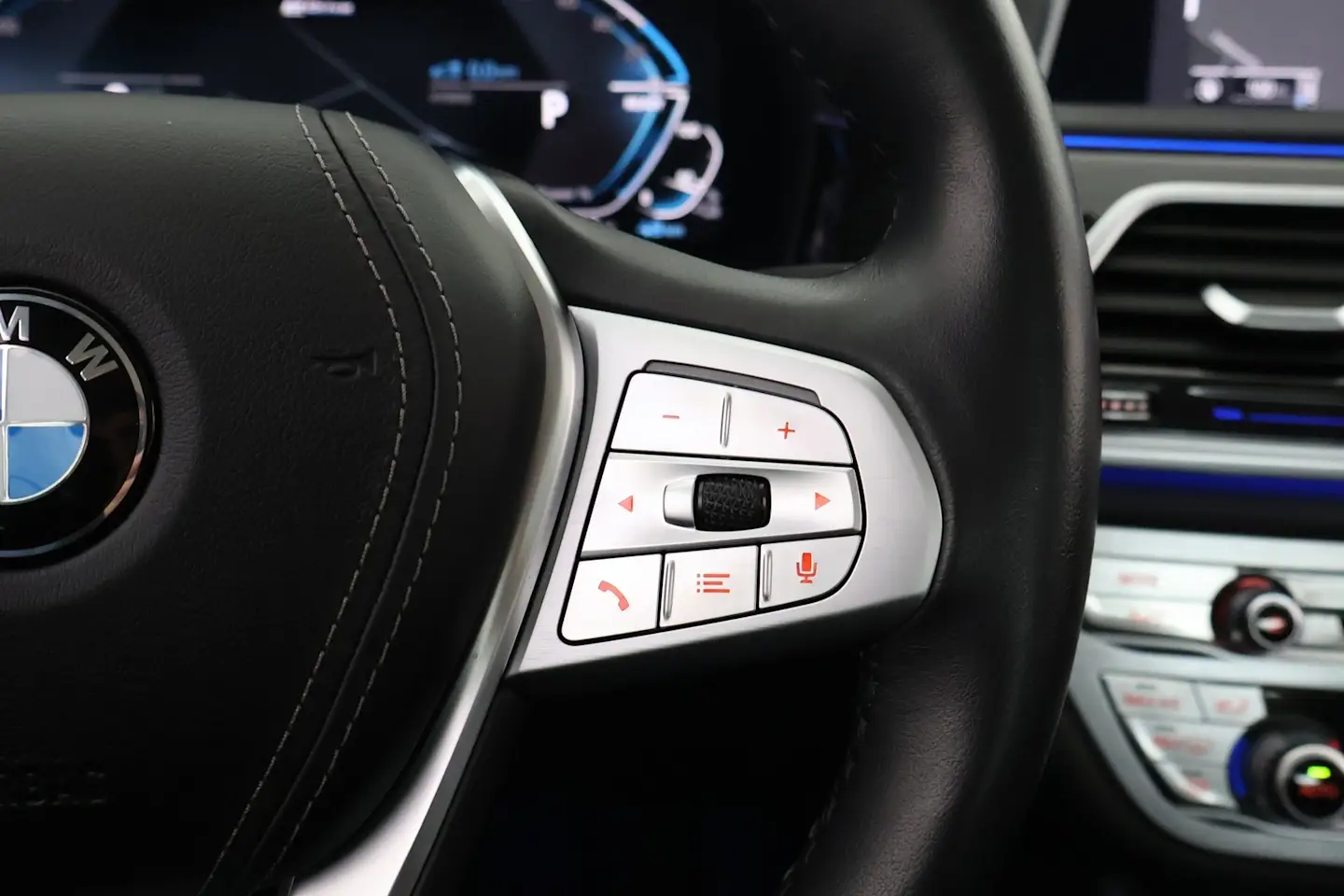 Car Image - 4n5DGxEY0OZAcxM1u6HMUb