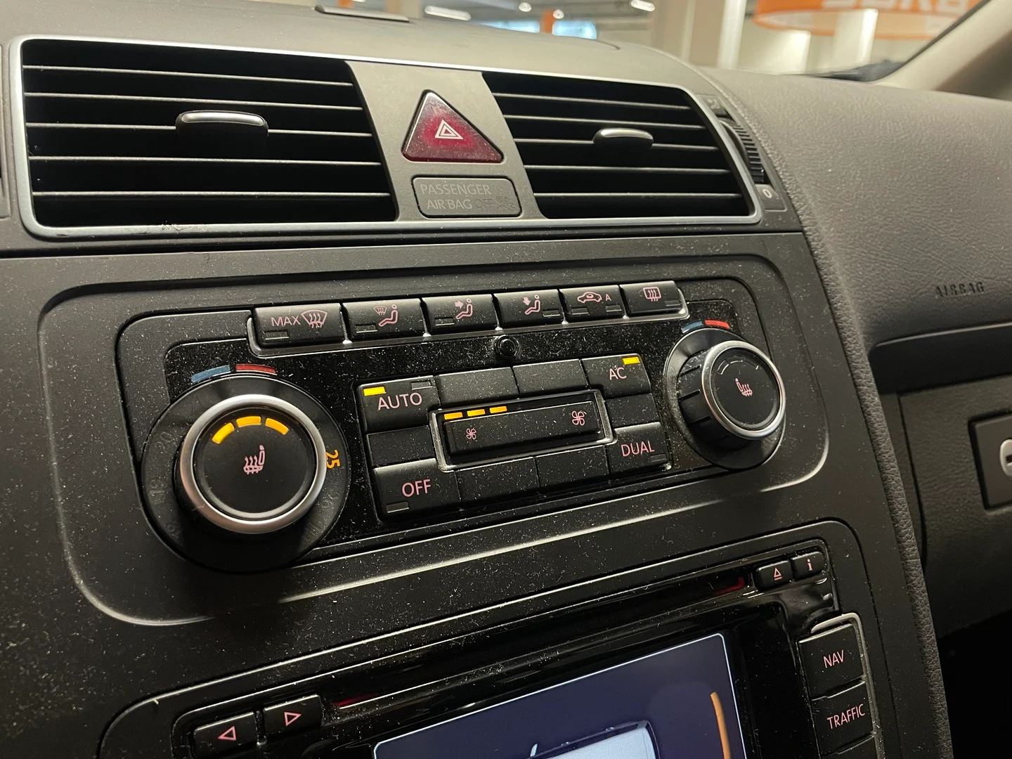 Car Image - 5LzoSSImQm6CPobZGEJ8NA