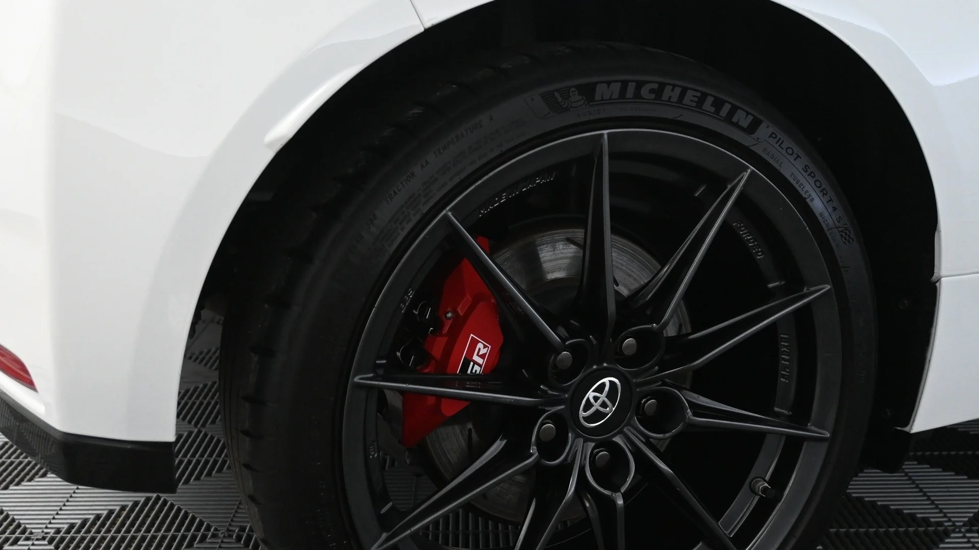 Car Image - 3p4I66cup0Z7OzUl9L4Xf7