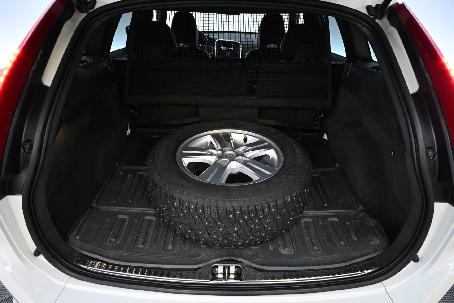 Car Image - 1yMyzJaWwgN73qHxLxPa7u