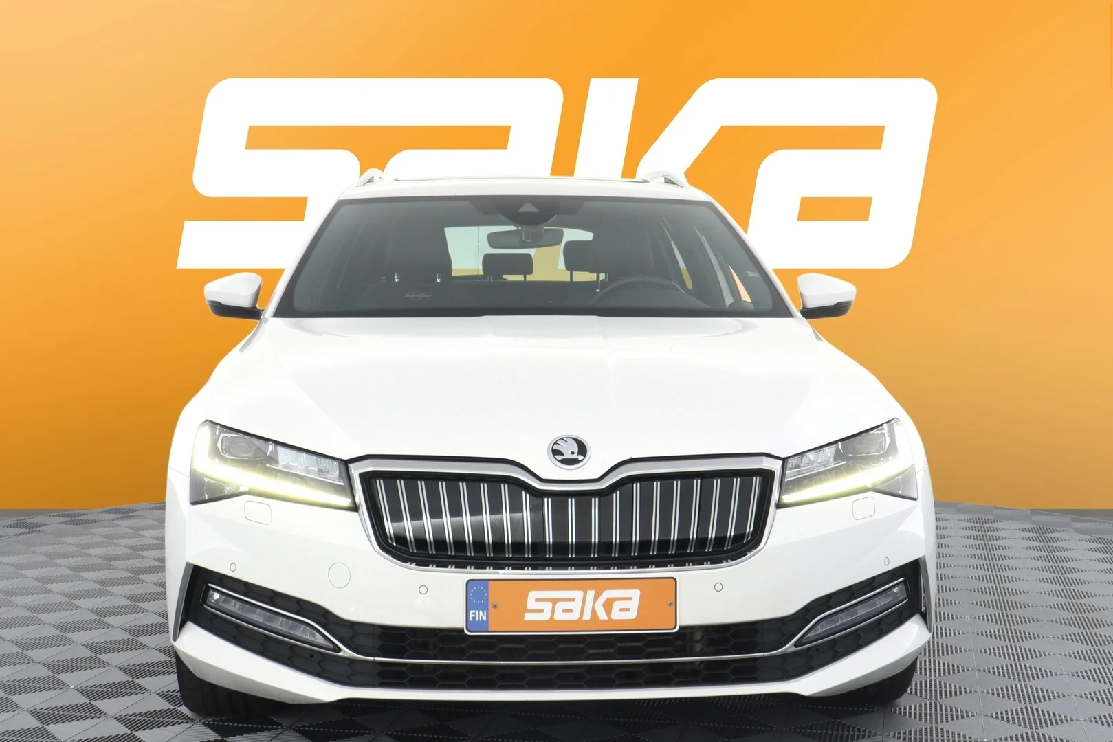 Car Image - 5LAq4zWv7WTL15VcYUyvtL