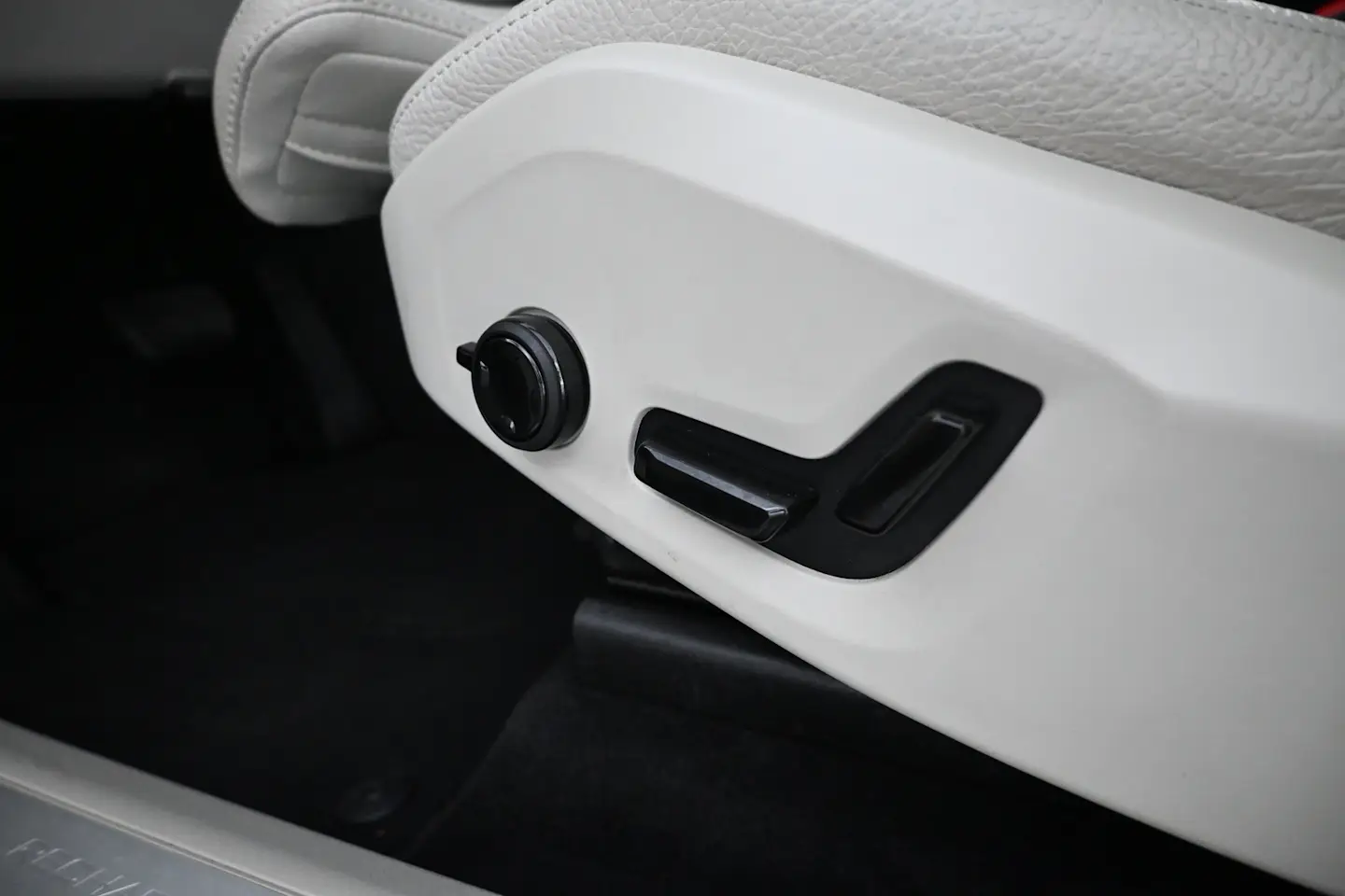 Car Image - 5XWyjKbGYw5NByAfcdekE5