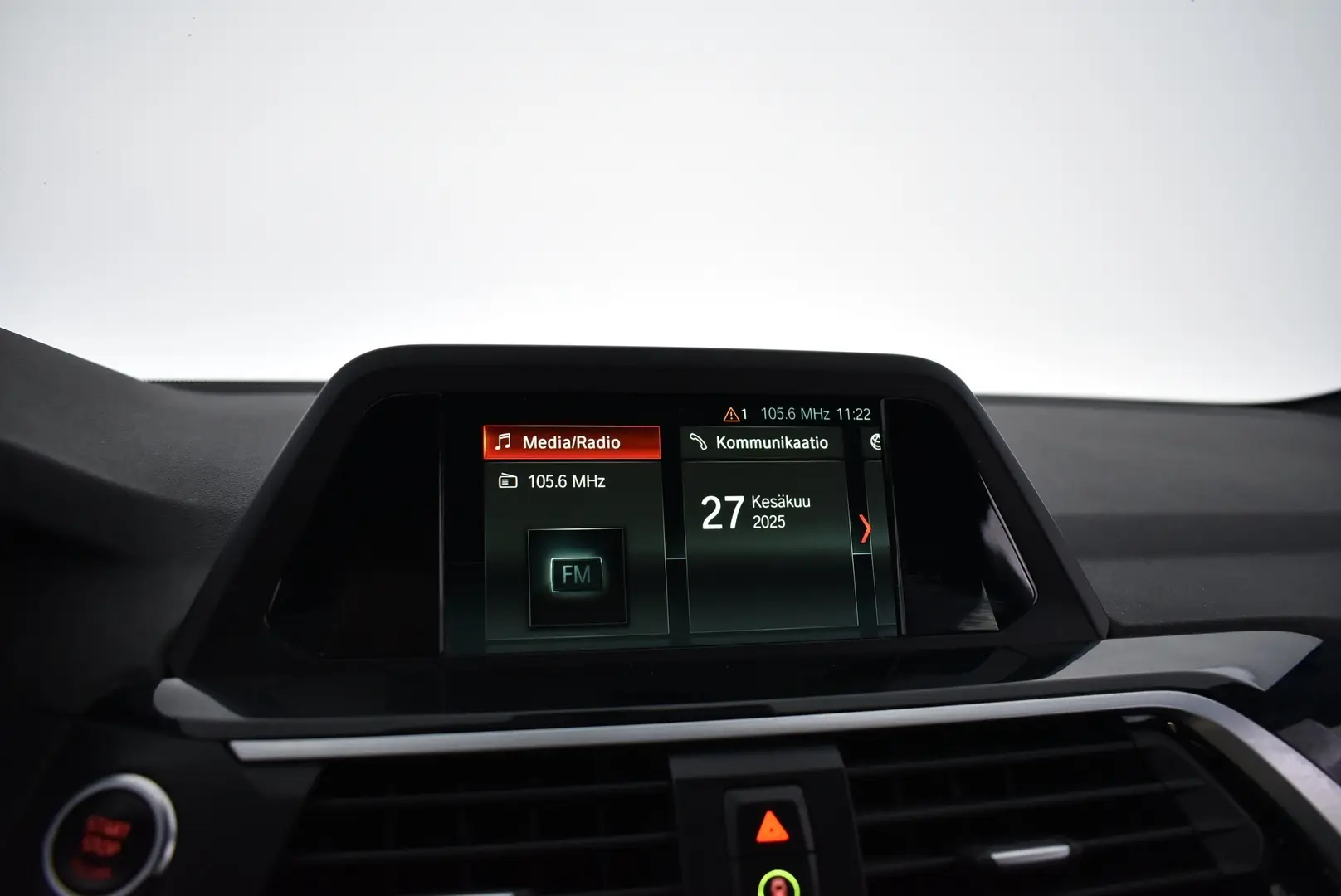 Car Image - 4j7Z54j4EcMk0l6JY7LTFq