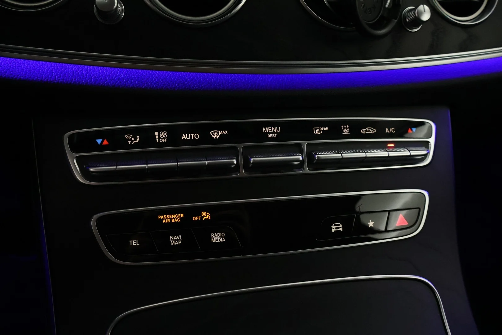 Car Image - 6dsheD4qdf7r1SccRR8xbn