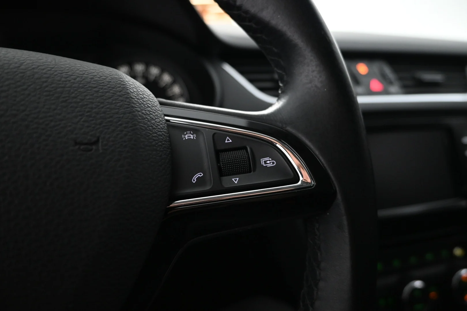 Car Image - wDHIYy7B8oY2HZMgX6EXX