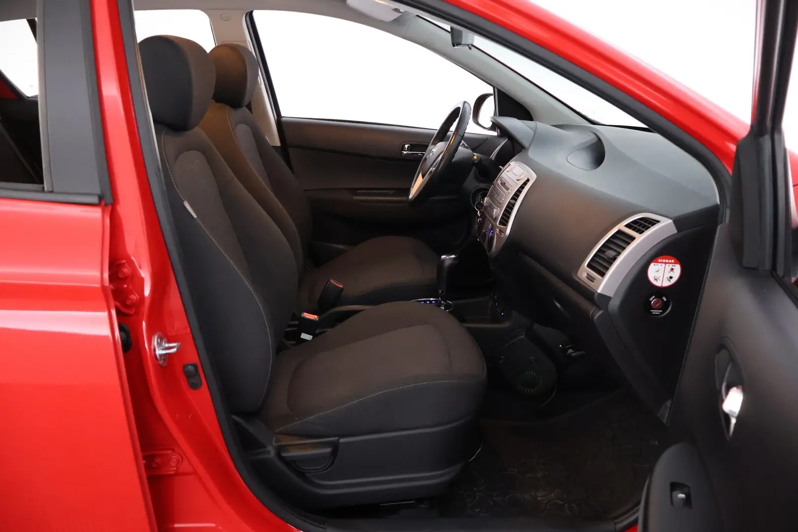 Car Image - TbObEnlqyZ7PuNFly5sY3