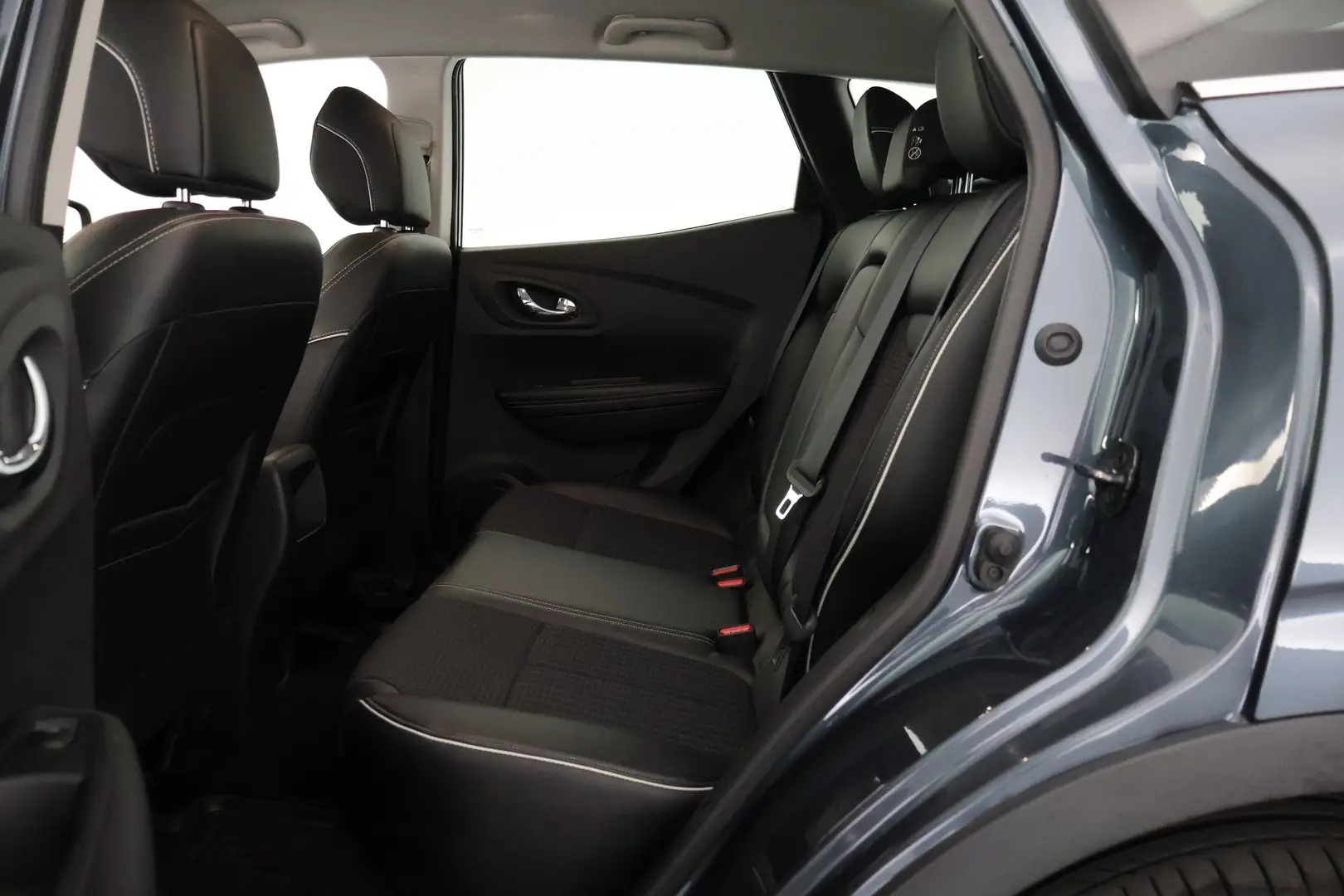 Car Image - 7gNPqmdEvCSMk00Xb3lSUl
