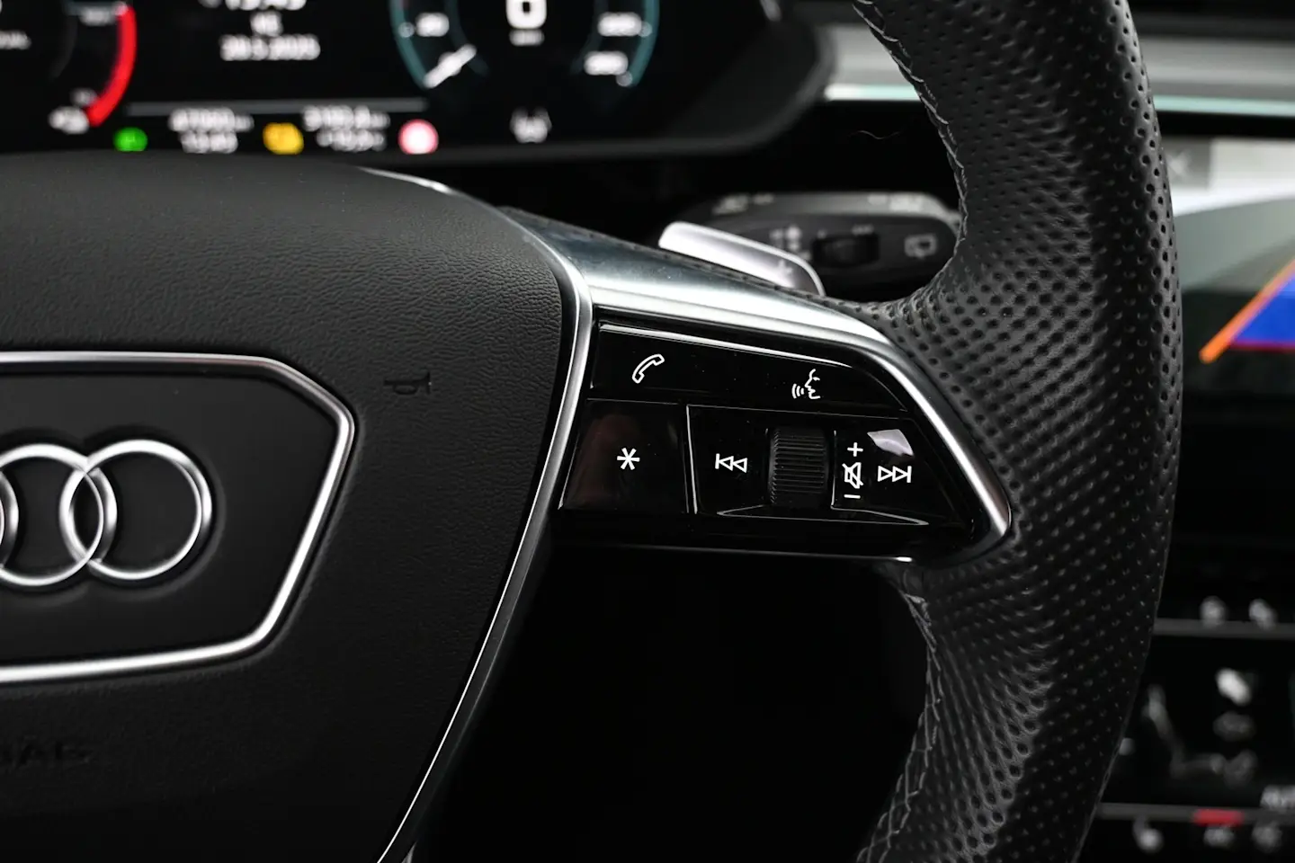 Car Image - 6LvkYvJfHlTz20ZEr3k0ji