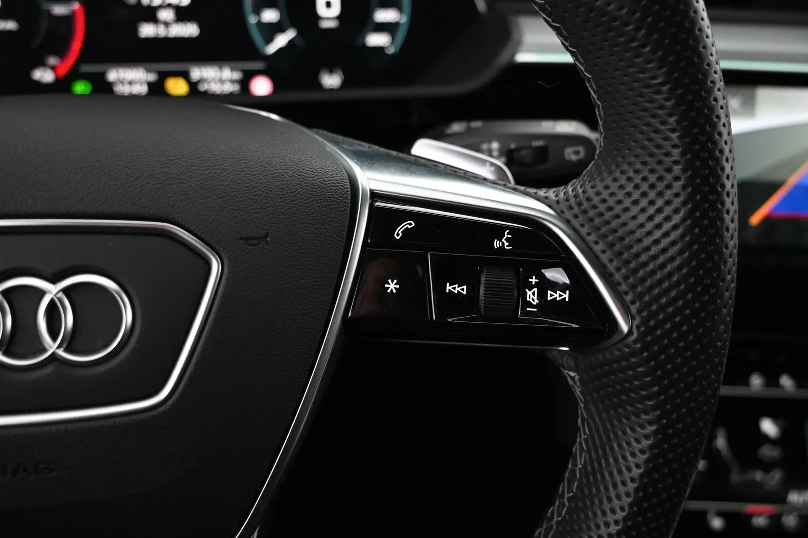 Car Image - 6LvkYvJfHlTz20ZEr3k0ji
