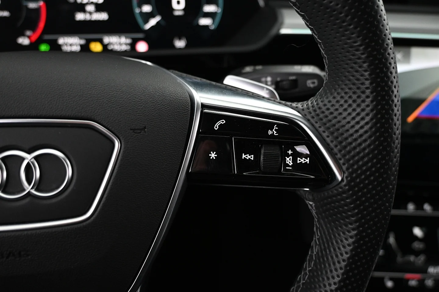 Car Image - 6LvkYvJfHlTz20ZEr3k0ji