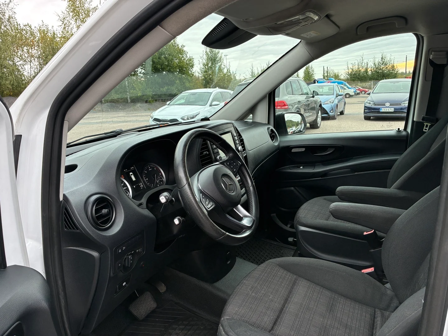 Car Image - HyXvlDQSS4D3BJHMXaWqI