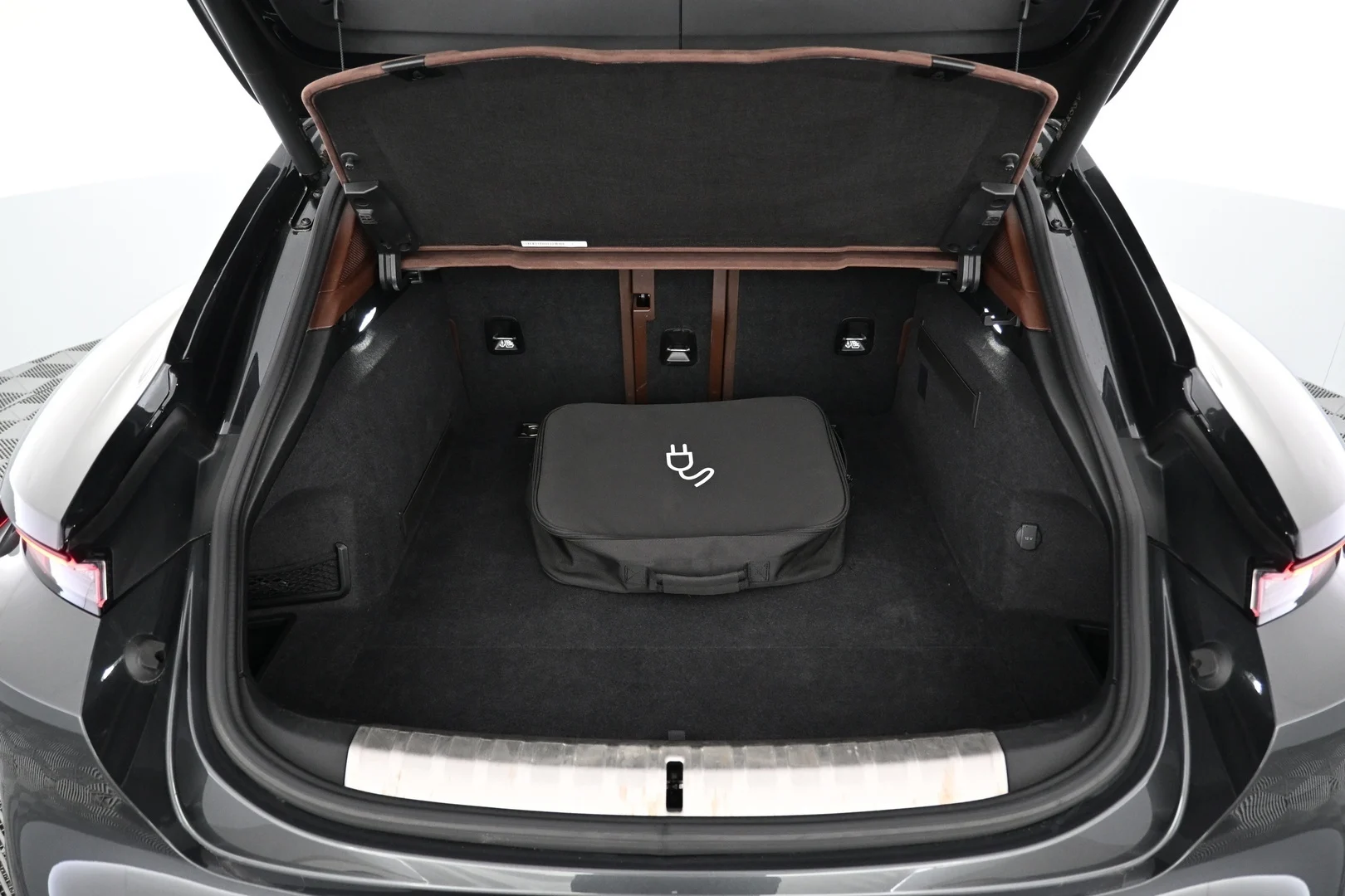 Car Image - 4kQ3uudvTj8uRFMlnVYKSc