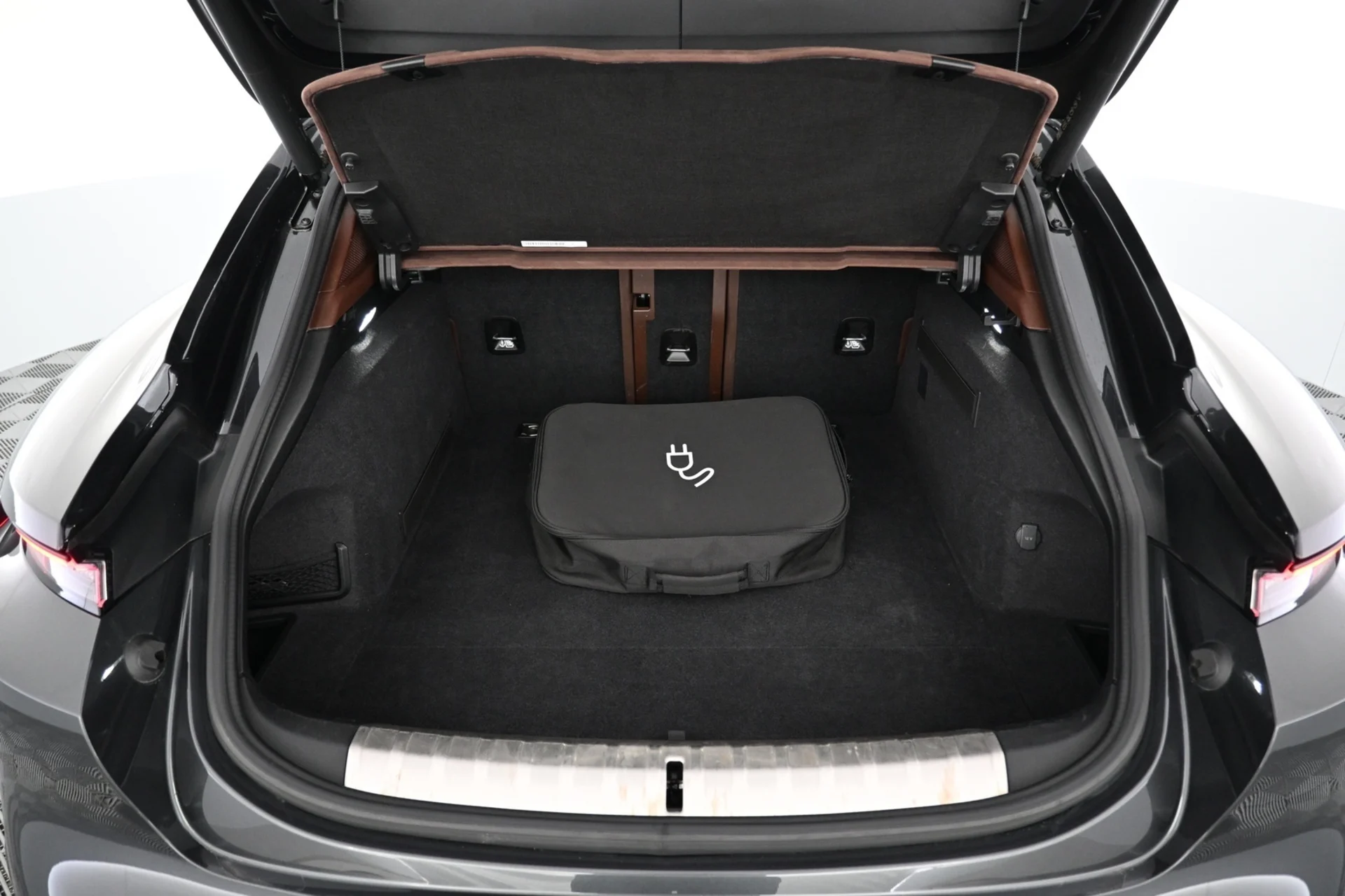 Car Image - 4kQ3uudvTj8uRFMlnVYKSc