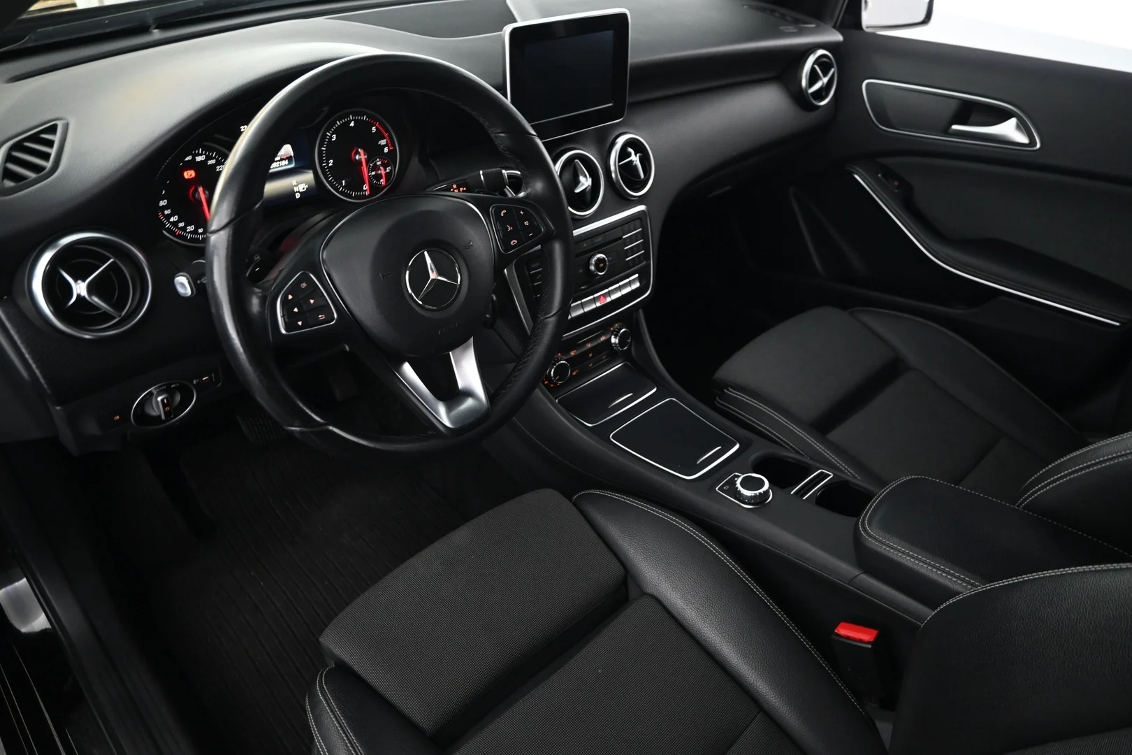 Car Image - 3VxPfisuCeFbwjtZDllHIx