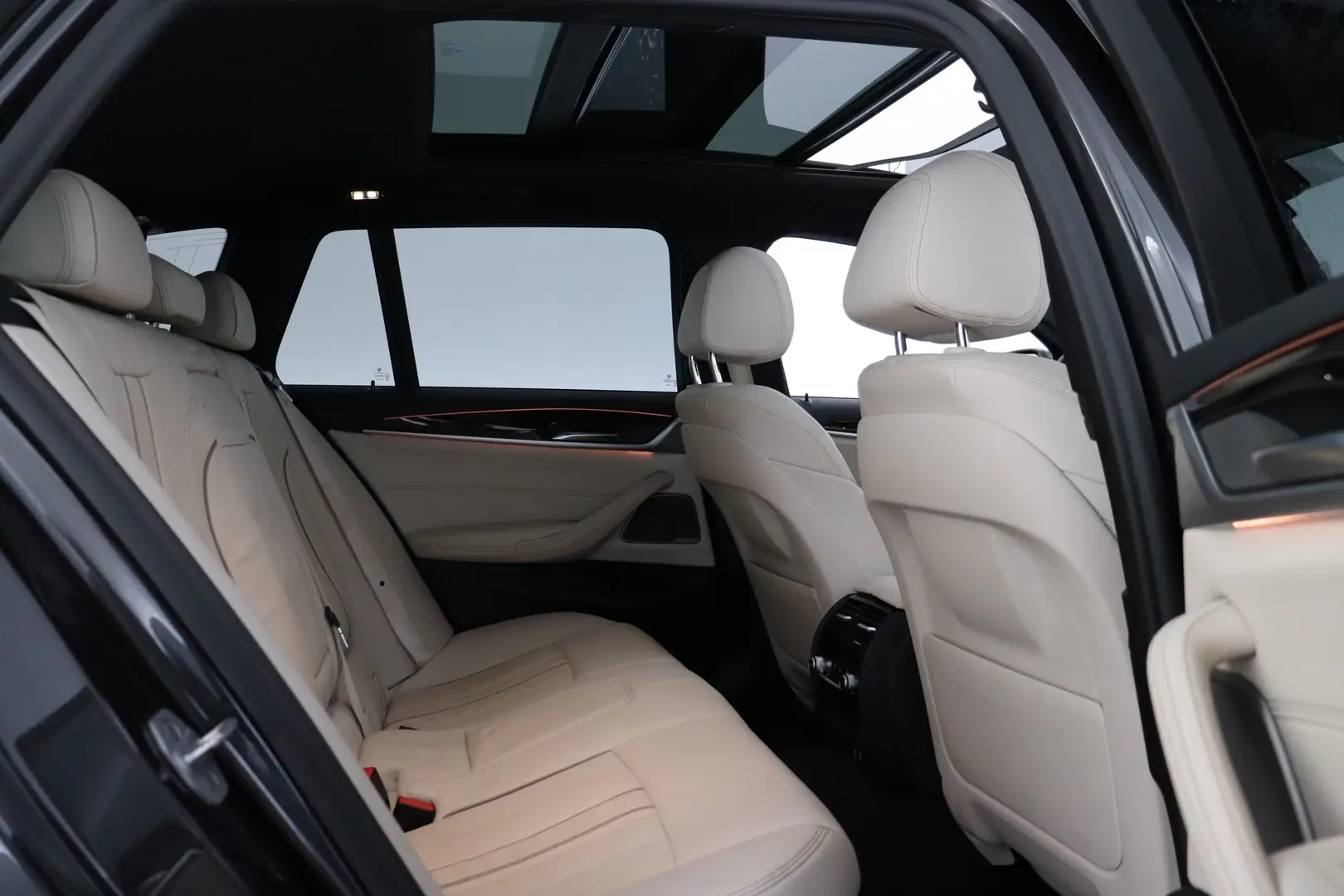 Car Image - 1RGHoL4av30gUcMSEWpxLq