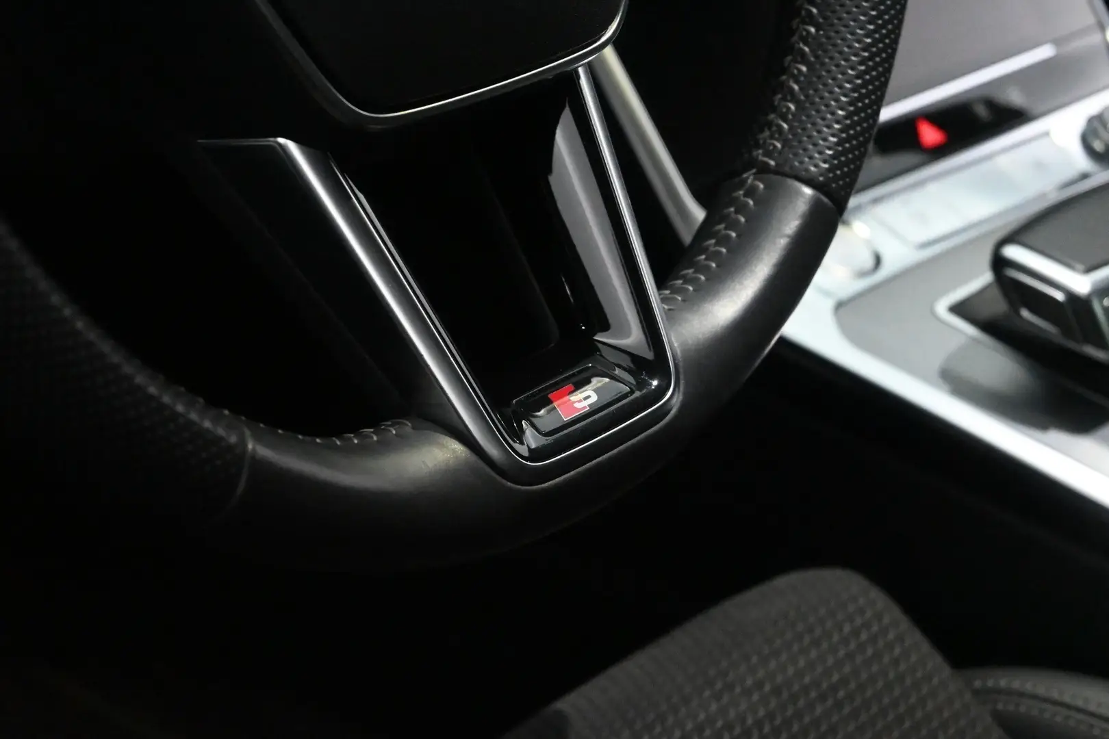 Car Image - 38RPOjEloqJ2WpbzLe2fxR