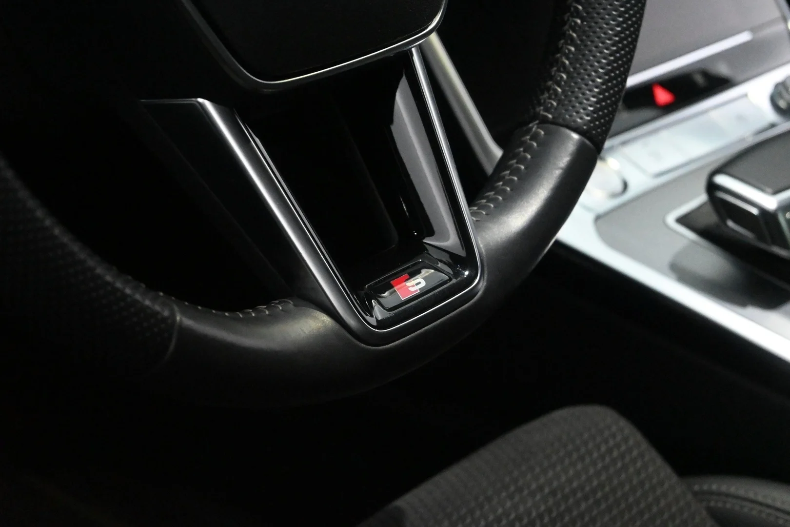 Car Image - 38RPOjEloqJ2WpbzLe2fxR