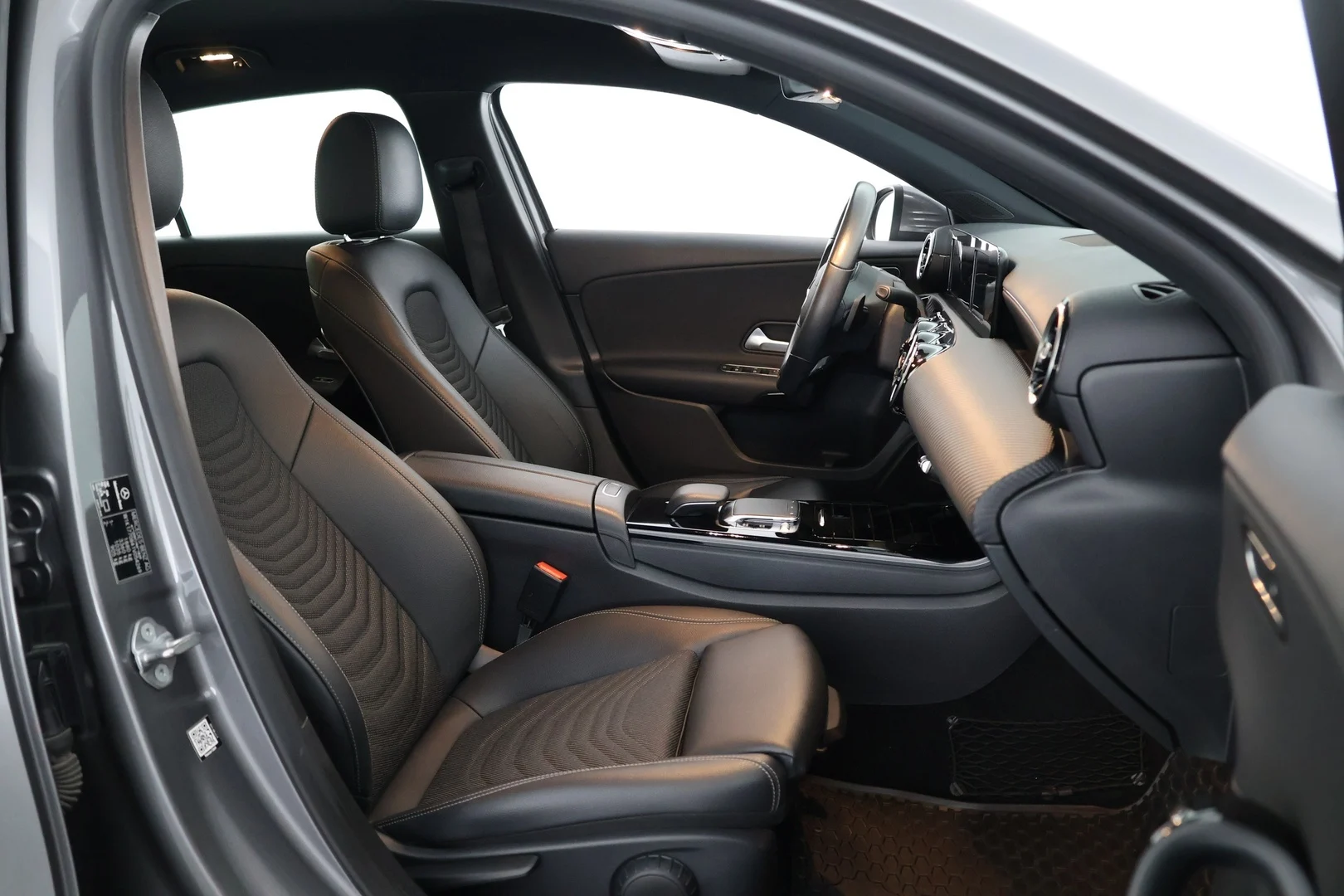 Car Image - 68fNstcWFsfW4GOnA8LVIv