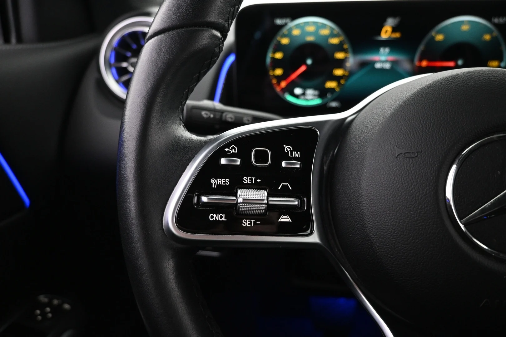 Car Image - 1D55PiIPzqSbe8ZtIx3sL2