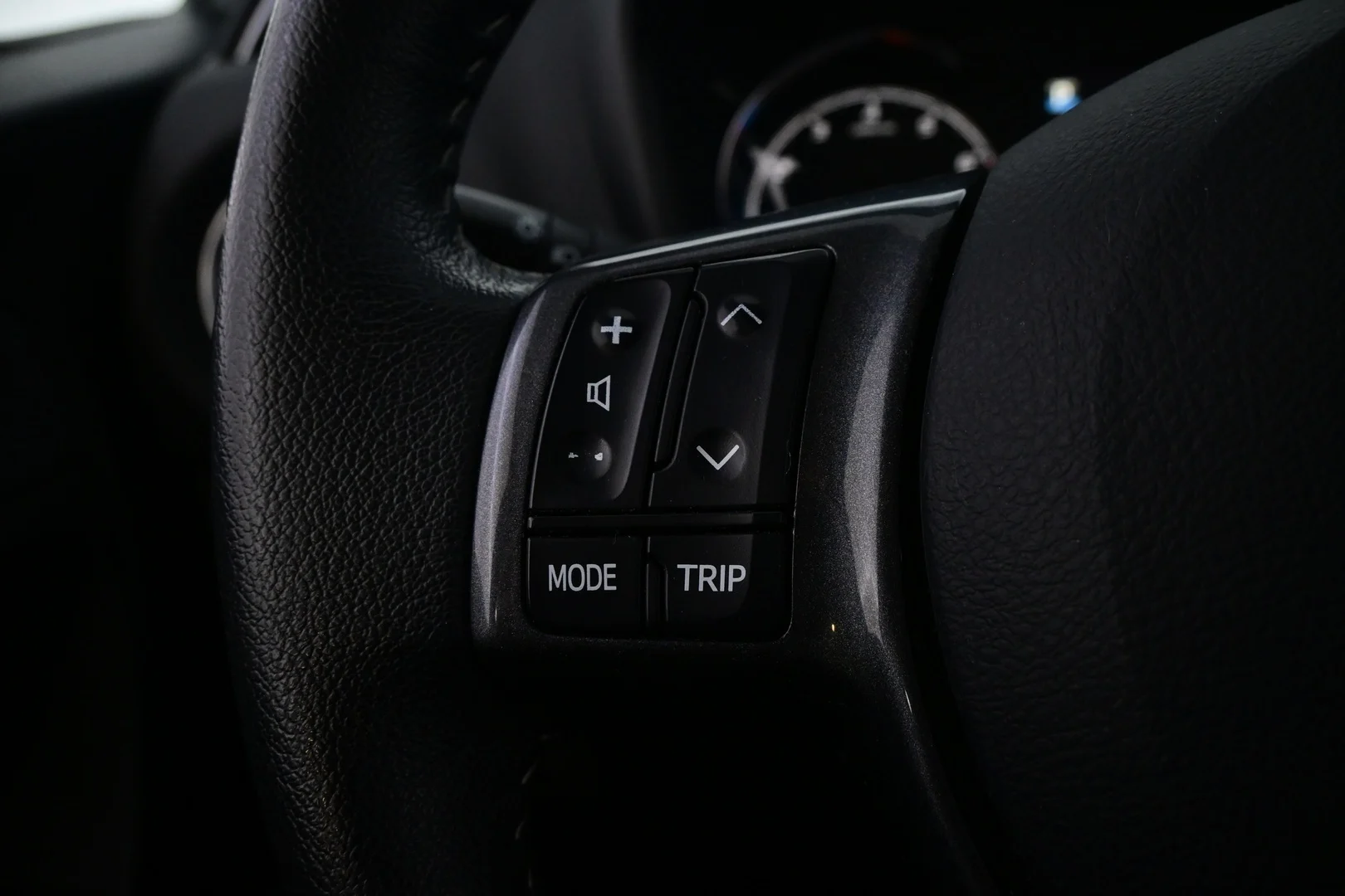 Car Image - 1QH5Hi8LyrFwUT1Luy6gvR